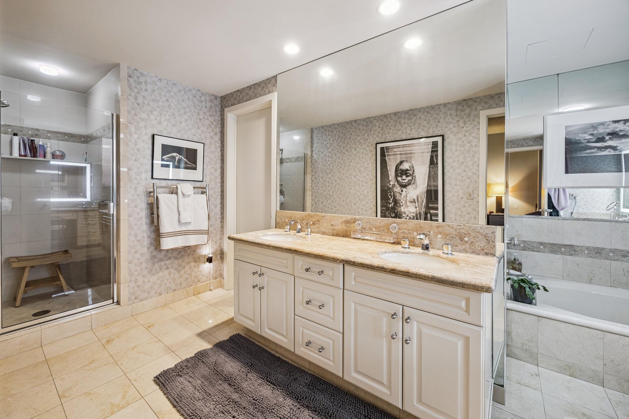 121 N Post Oak Lane # 601