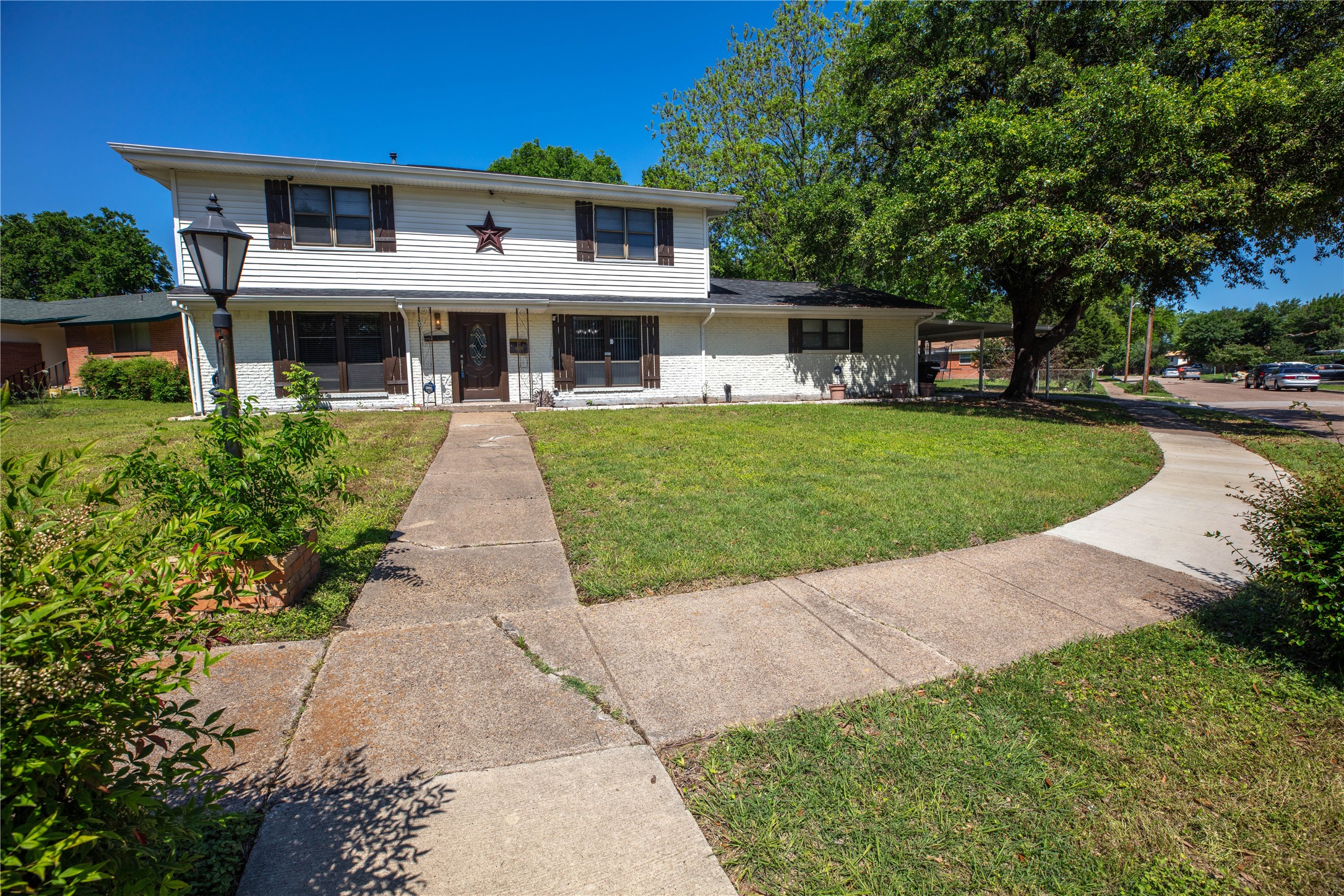 2700 Mark Drive