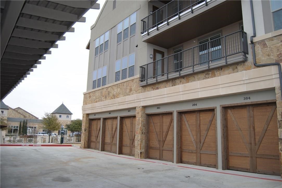 2500 King Arthur Boulevard 305