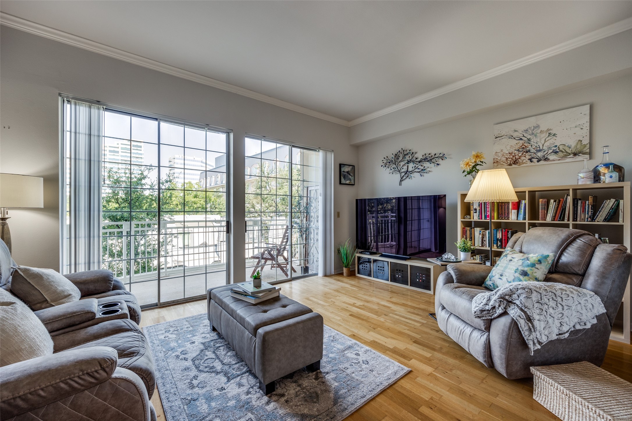 3225 Turtle Creek Boulevard 430
