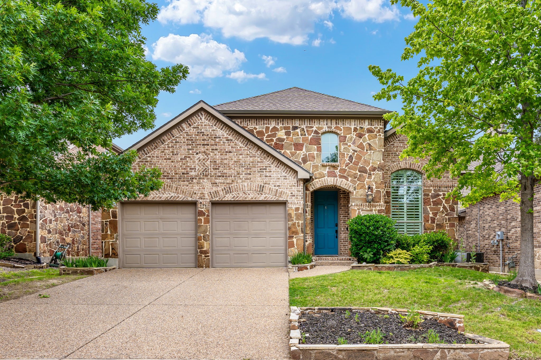 6404 Falcon Ridge Lane