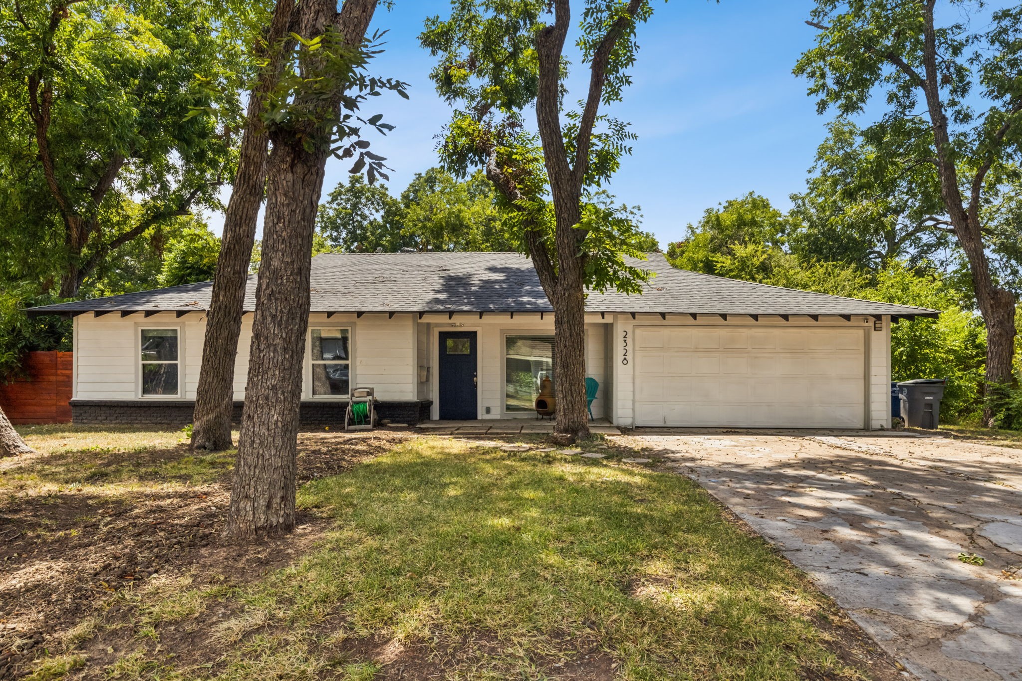 2328 Kingswood Drive