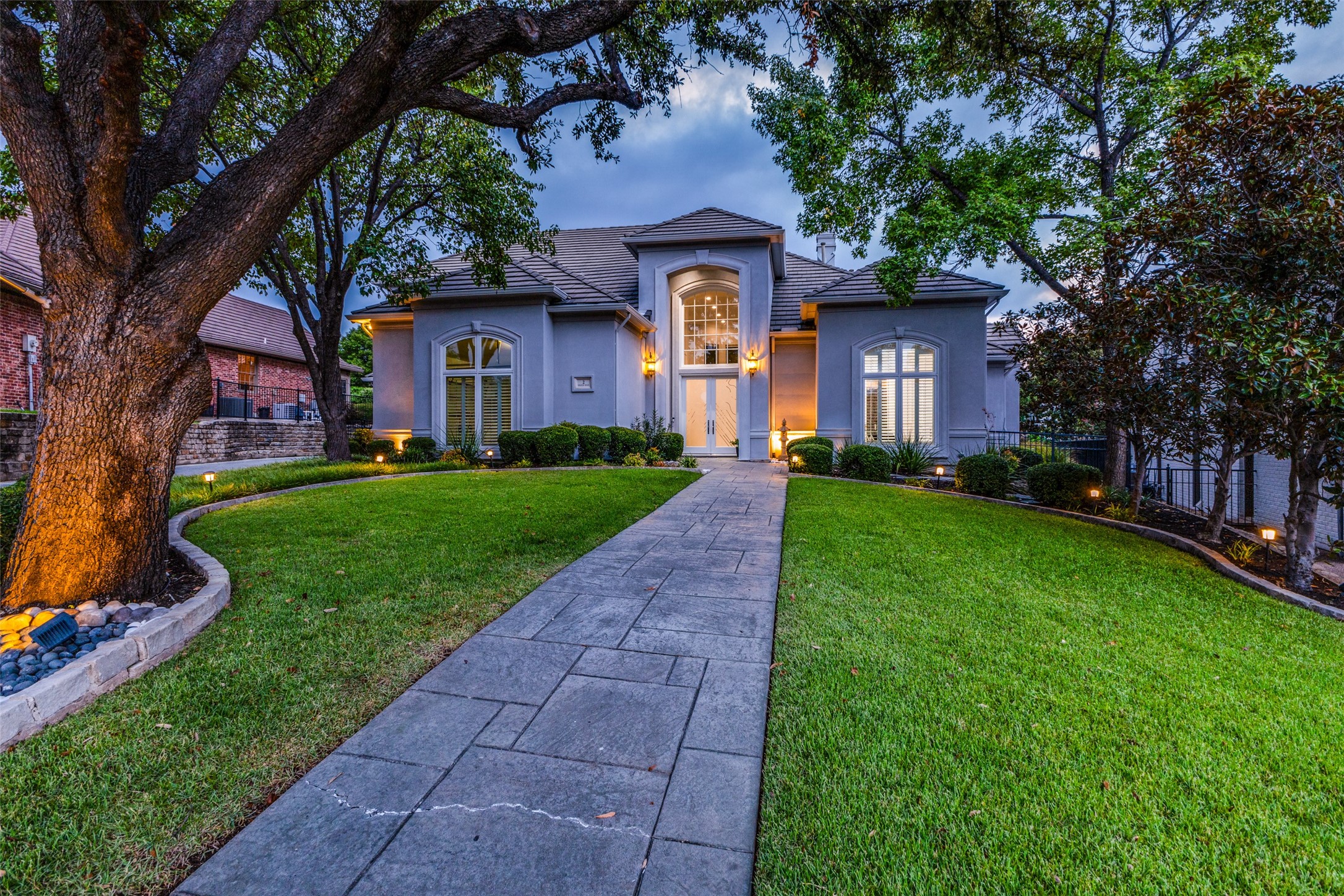 2 Shadow Ridge Court