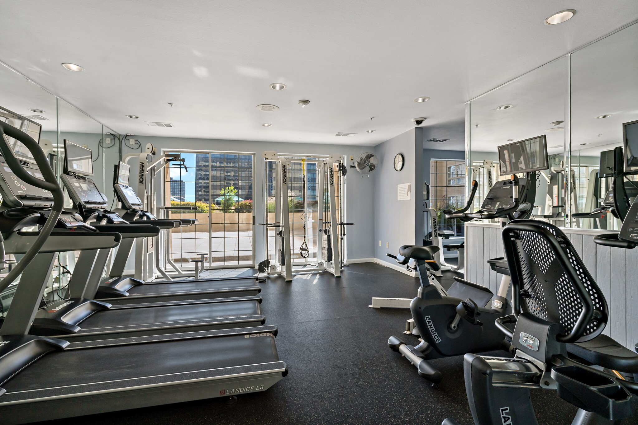 3225 Turtle Creek Boulevard 842