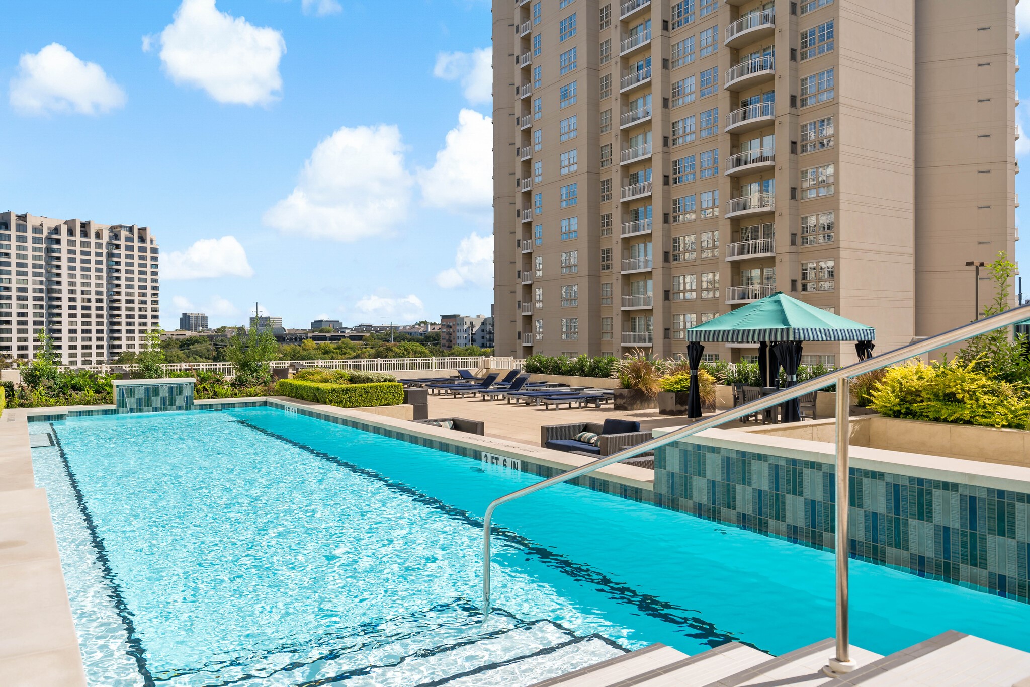 3225 Turtle Creek Boulevard 842