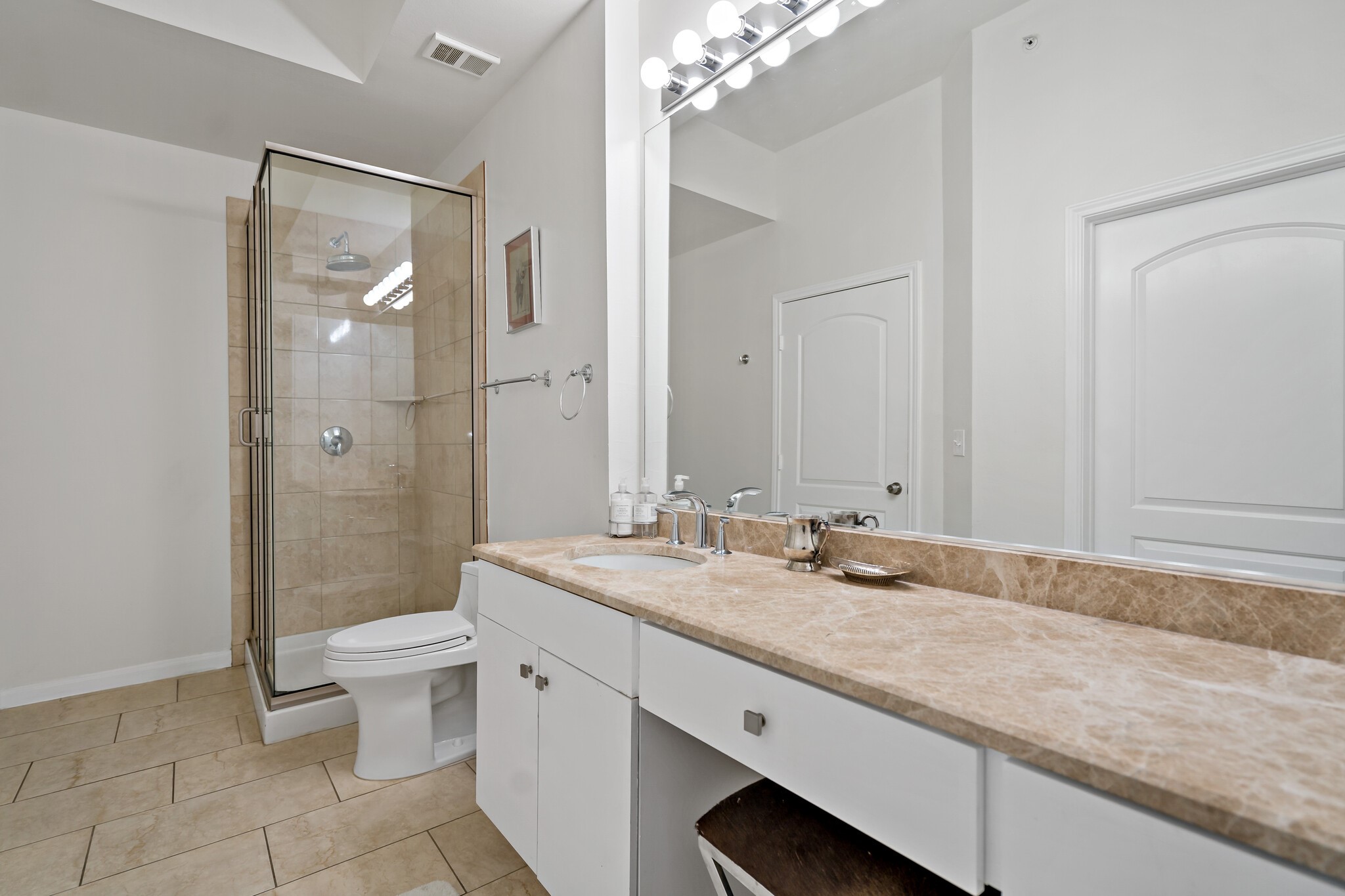 3225 Turtle Creek Boulevard 842