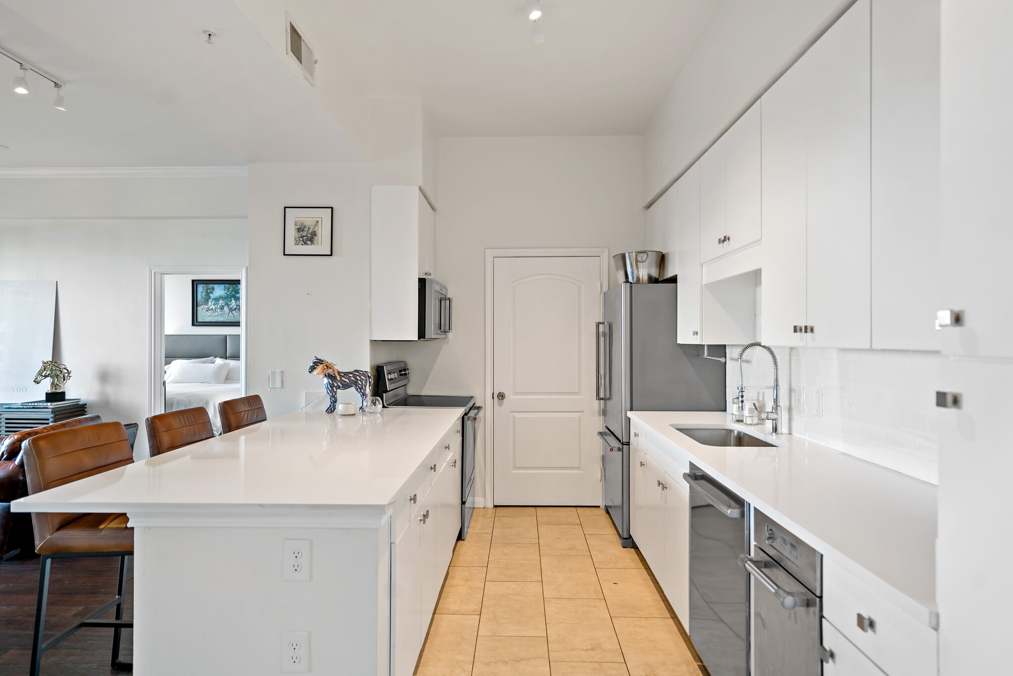 3225 Turtle Creek Boulevard 842