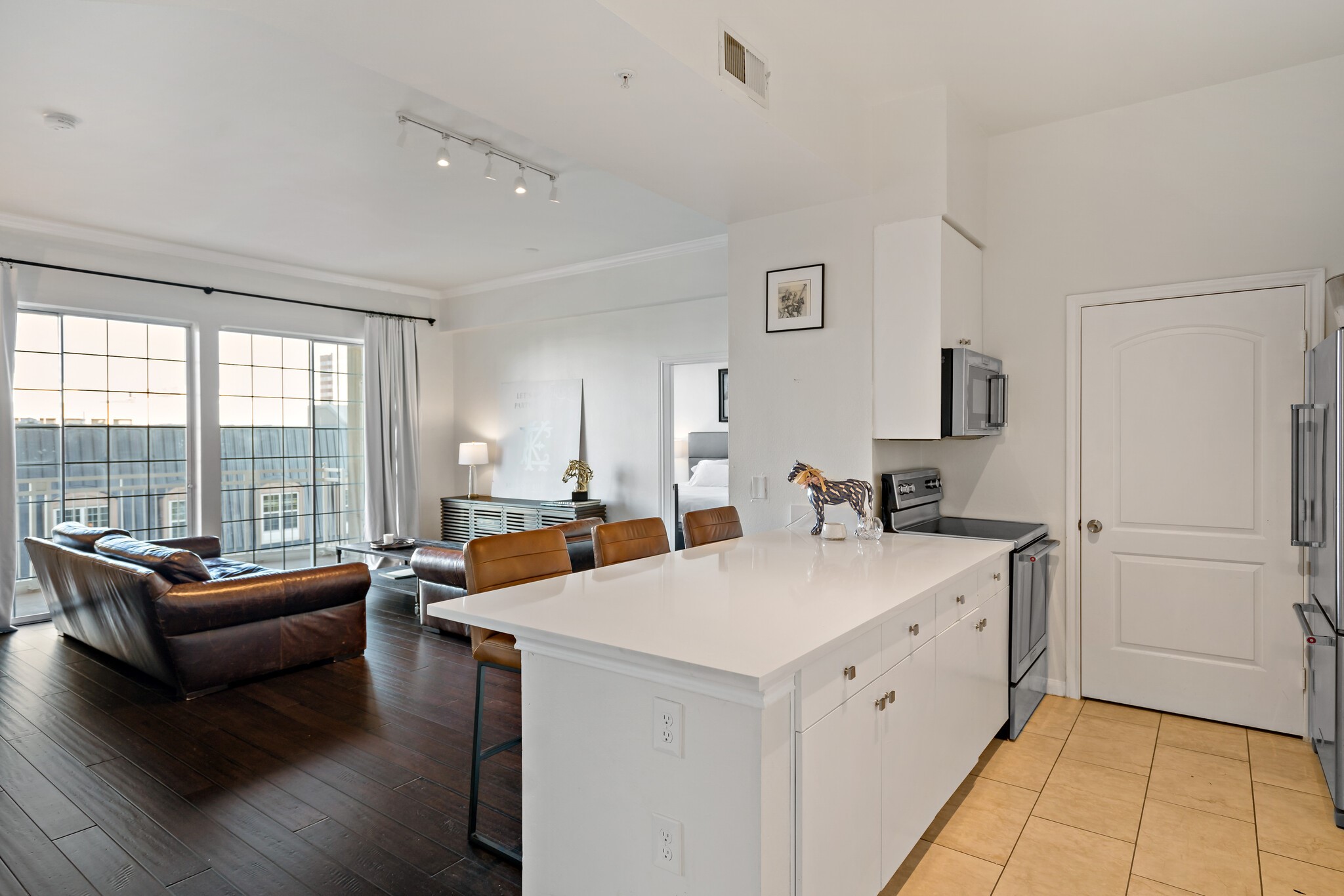 3225 Turtle Creek Boulevard 842