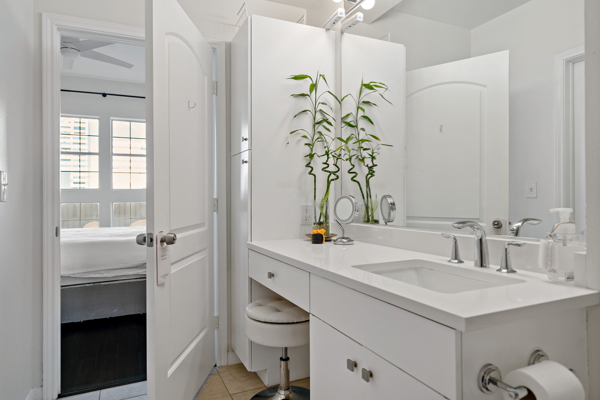 3225 Turtle Creek Boulevard 842