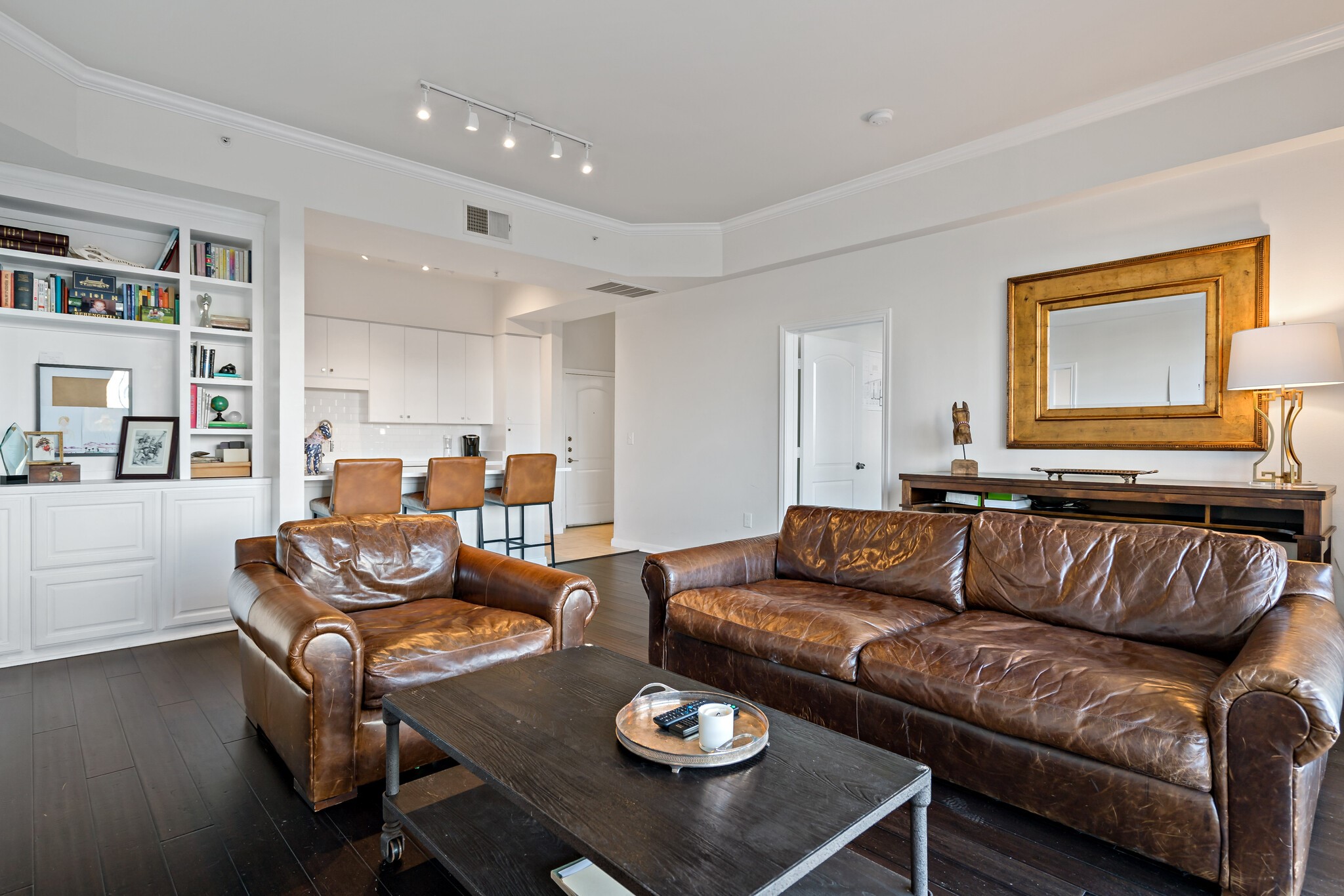 3225 Turtle Creek Boulevard 842
