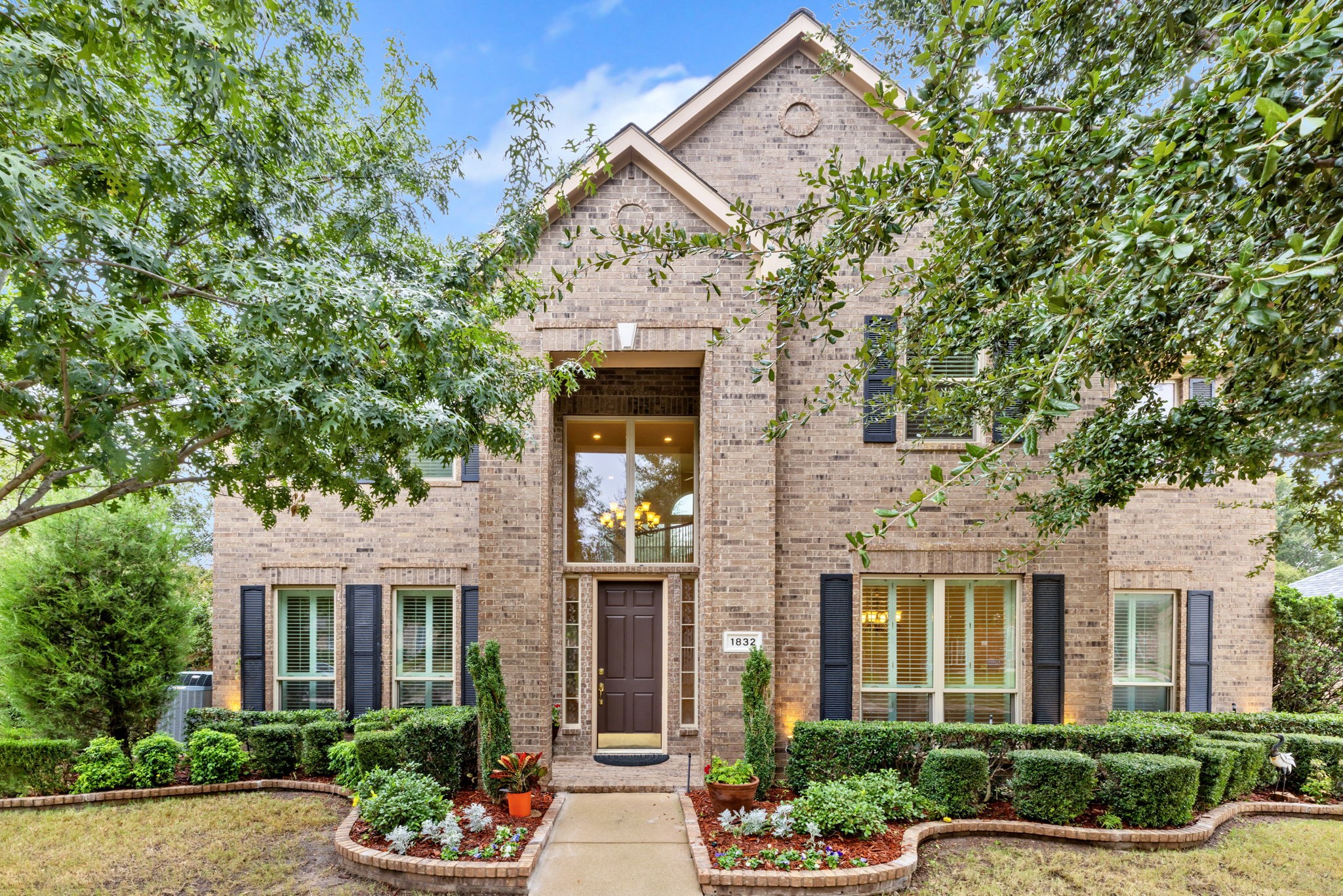 1832 Windsong Circle