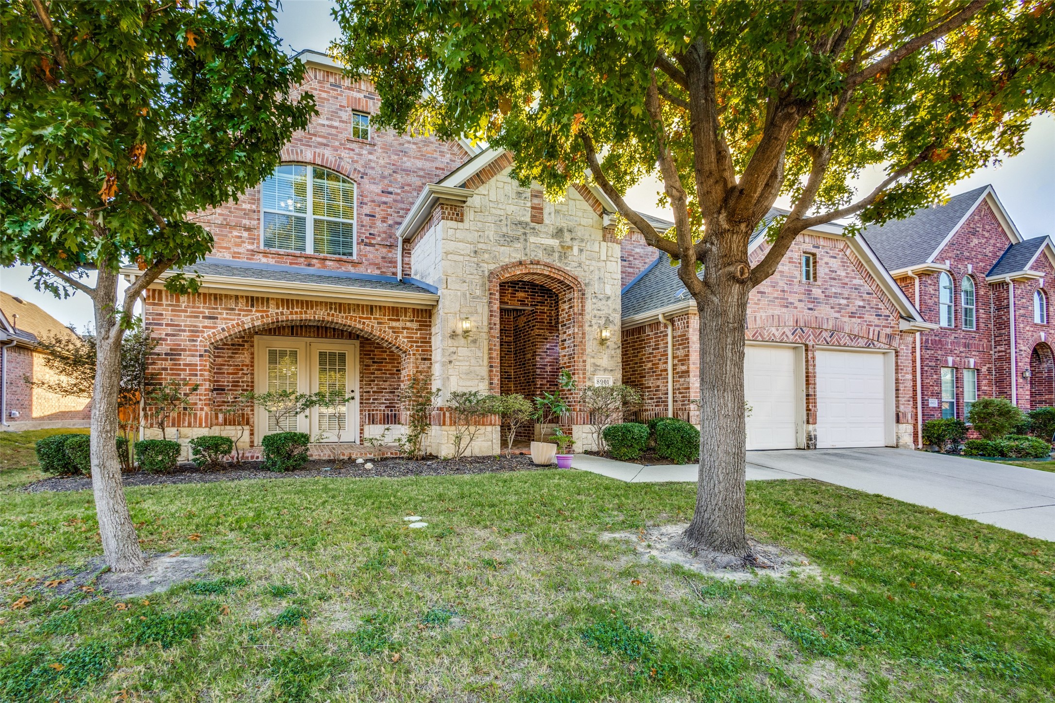 8901 Brook Hollow Drive