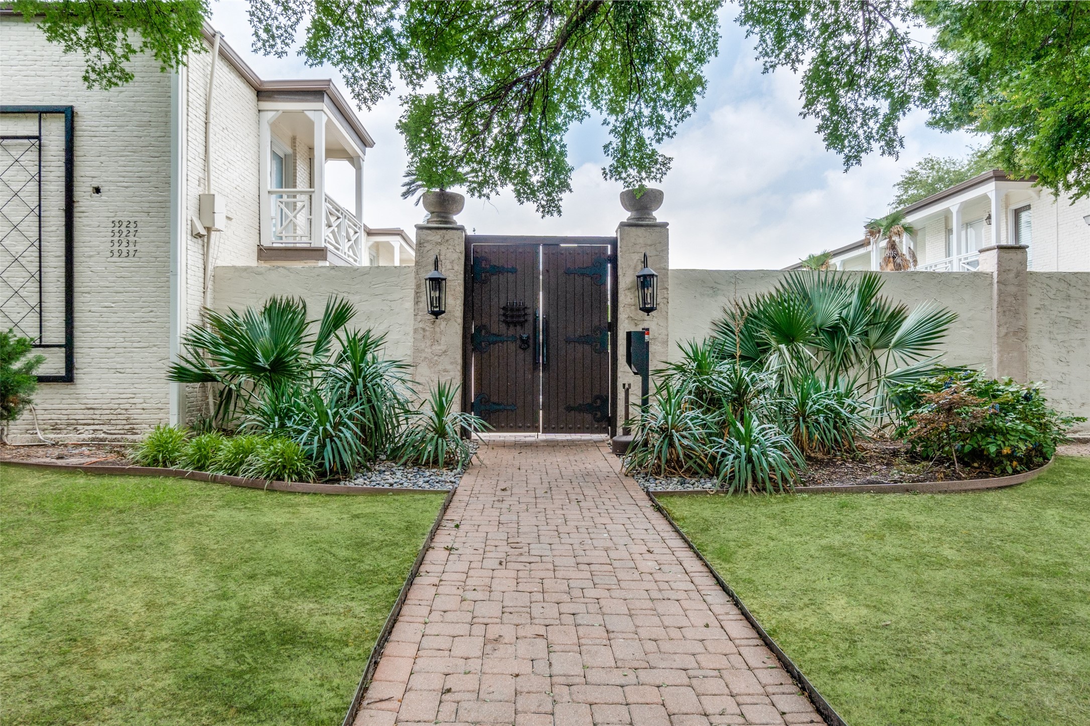 5925 E University Boulevard 232