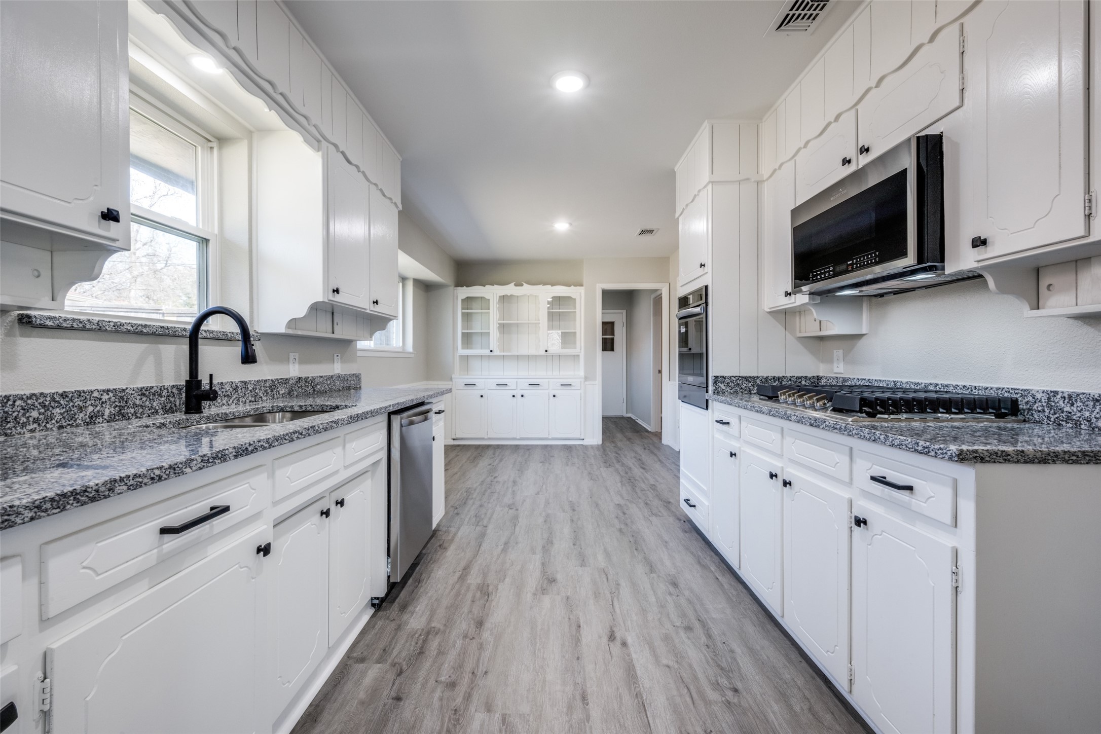2418 Yellowstone Place