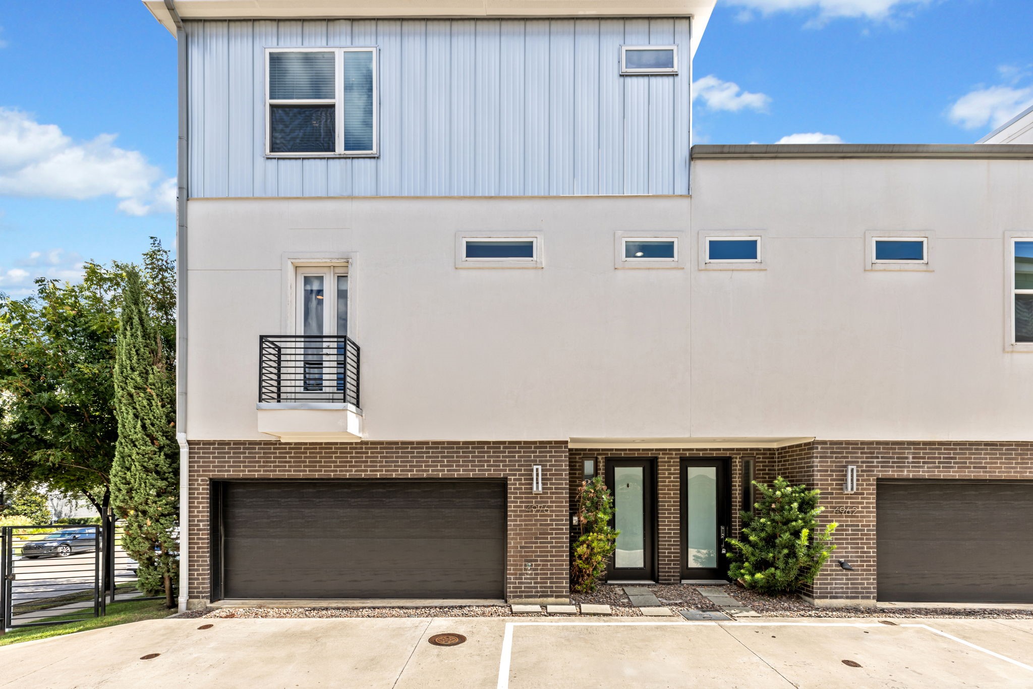 4976 Zuma Court