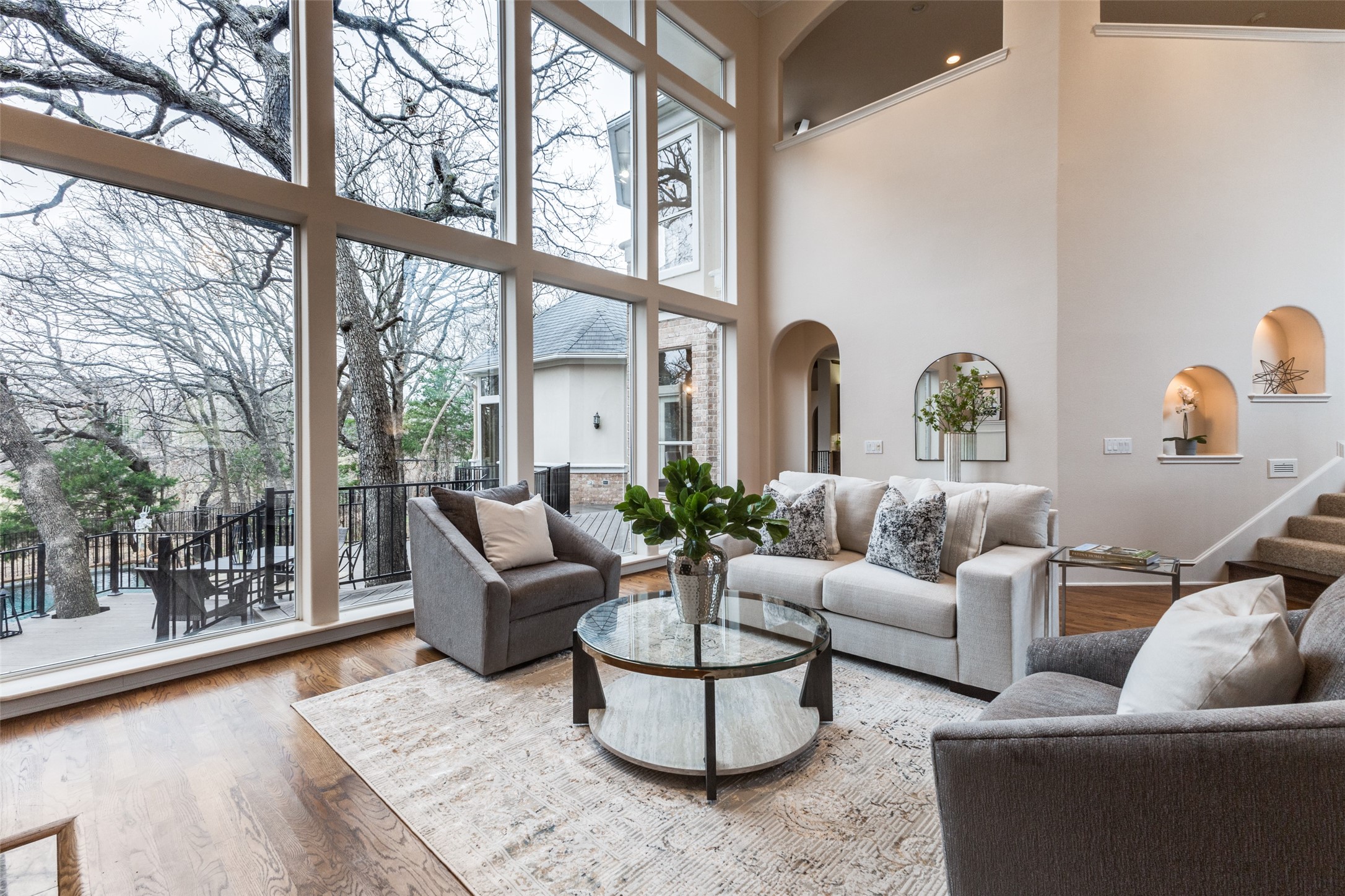 800 Lake Breeze Drive