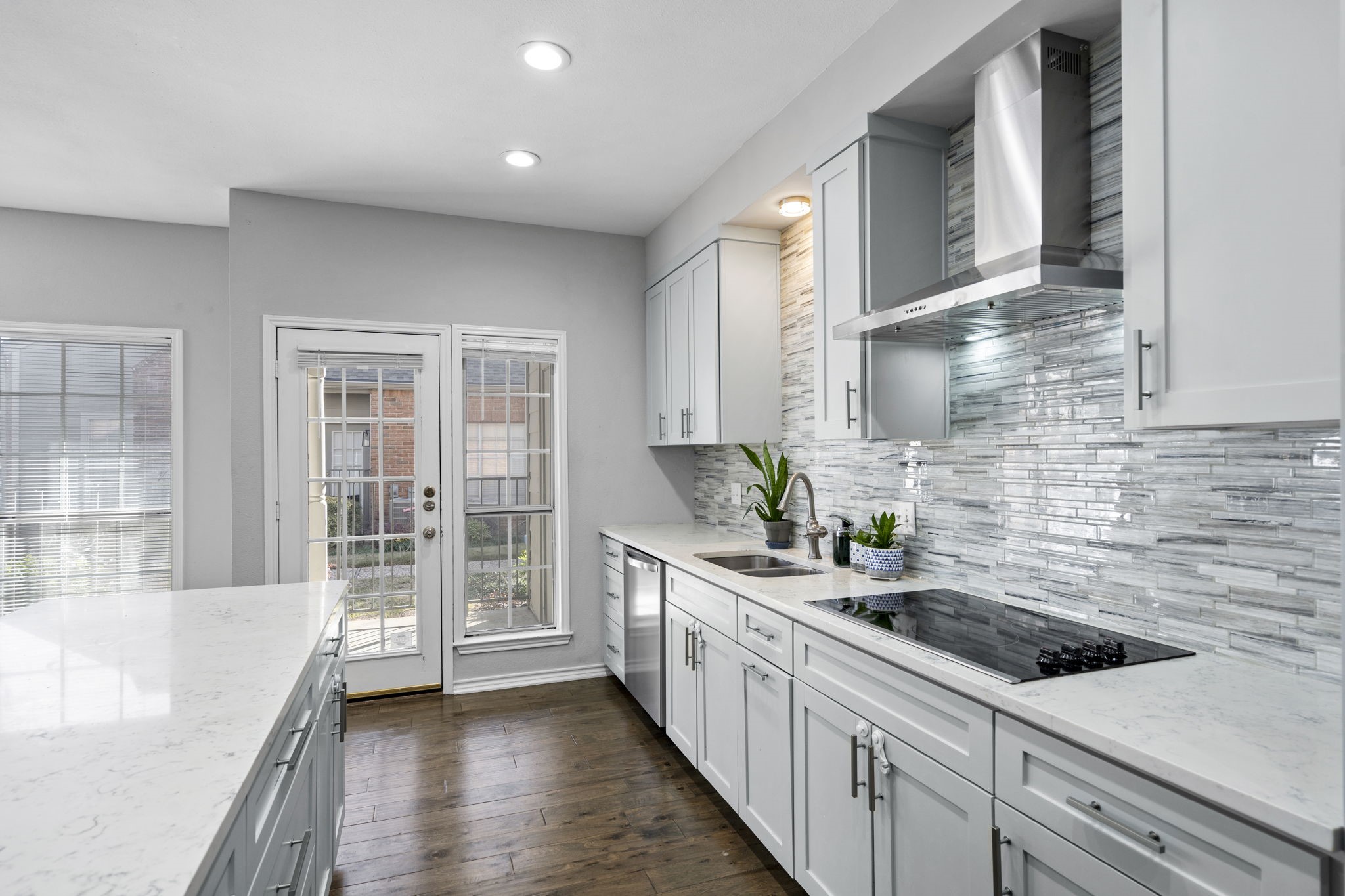 12680 Hillcrest Road 4111
