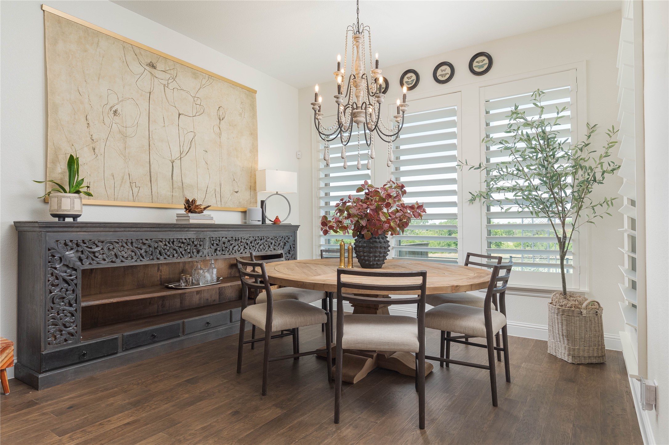 2711 Meadowbrook Boulevard