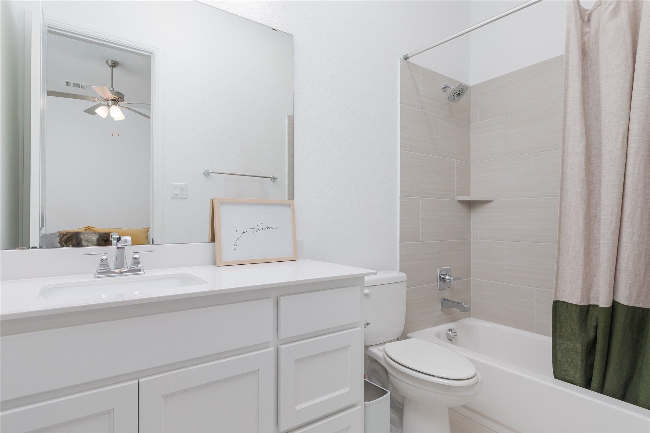 2711 Meadowbrook Boulevard