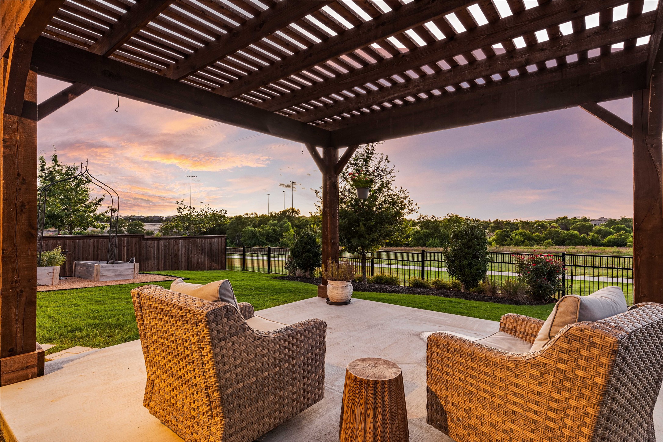 2711 Meadowbrook Boulevard