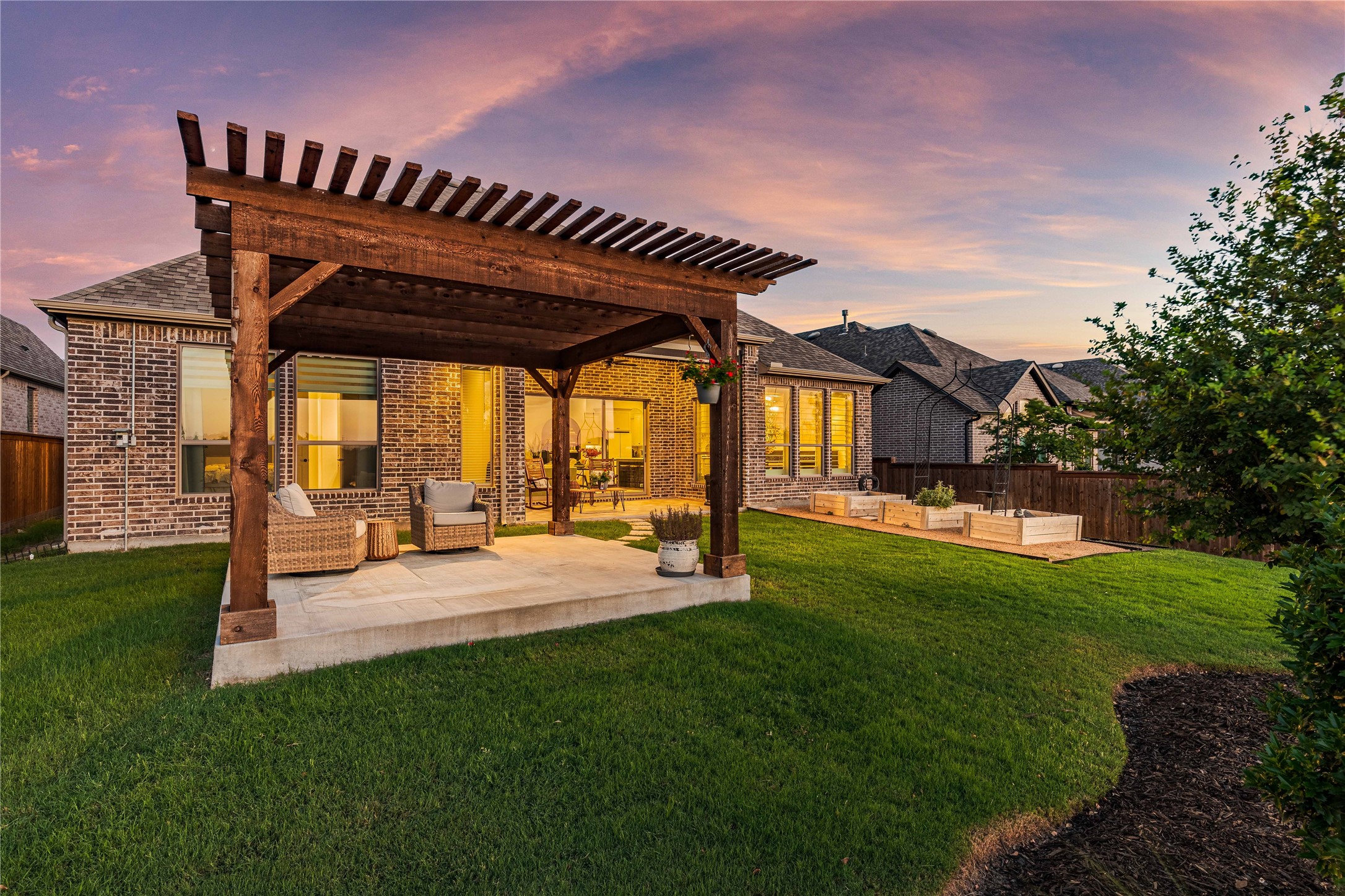 2711 Meadowbrook Boulevard
