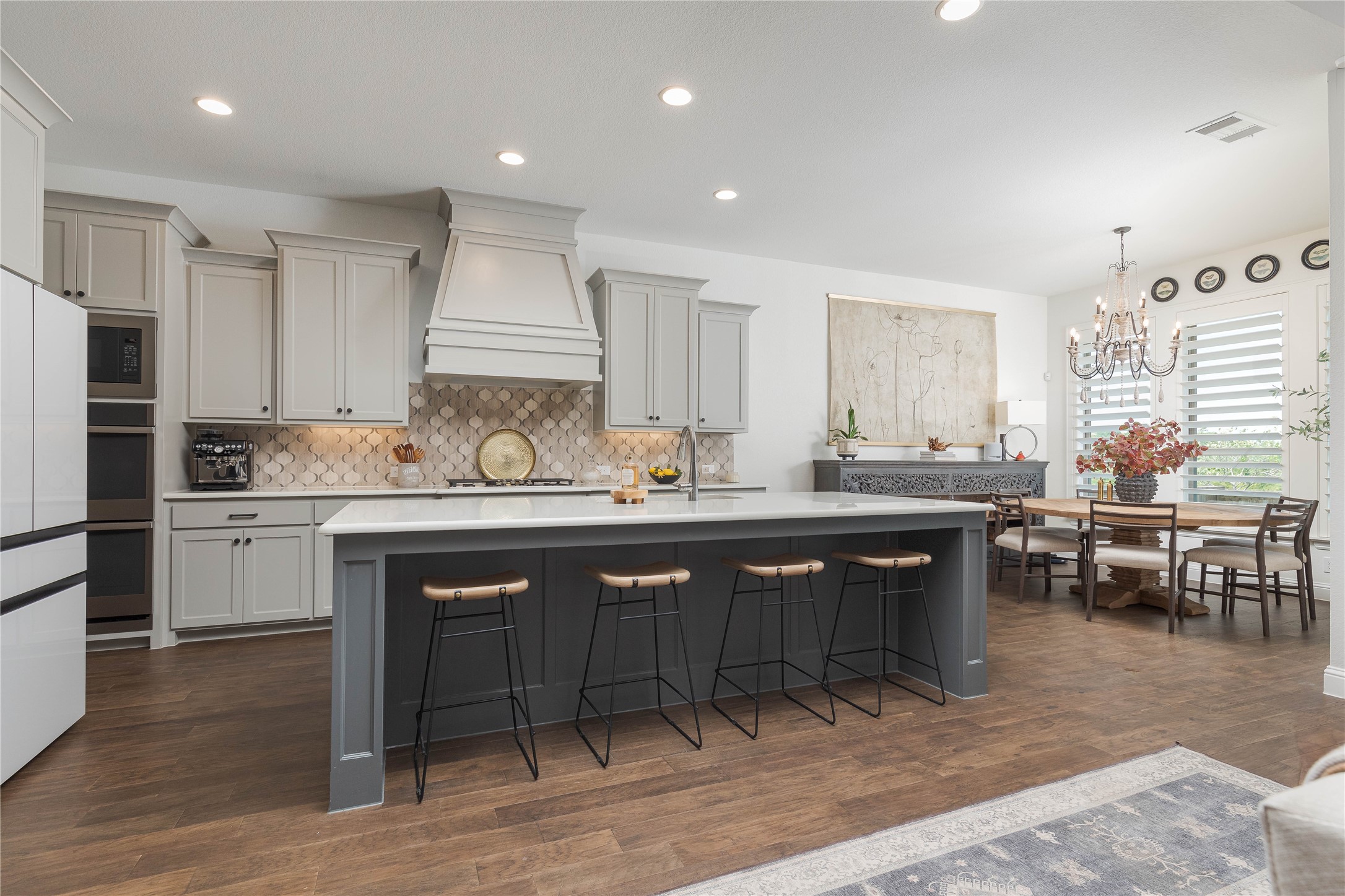 2711 Meadowbrook Boulevard