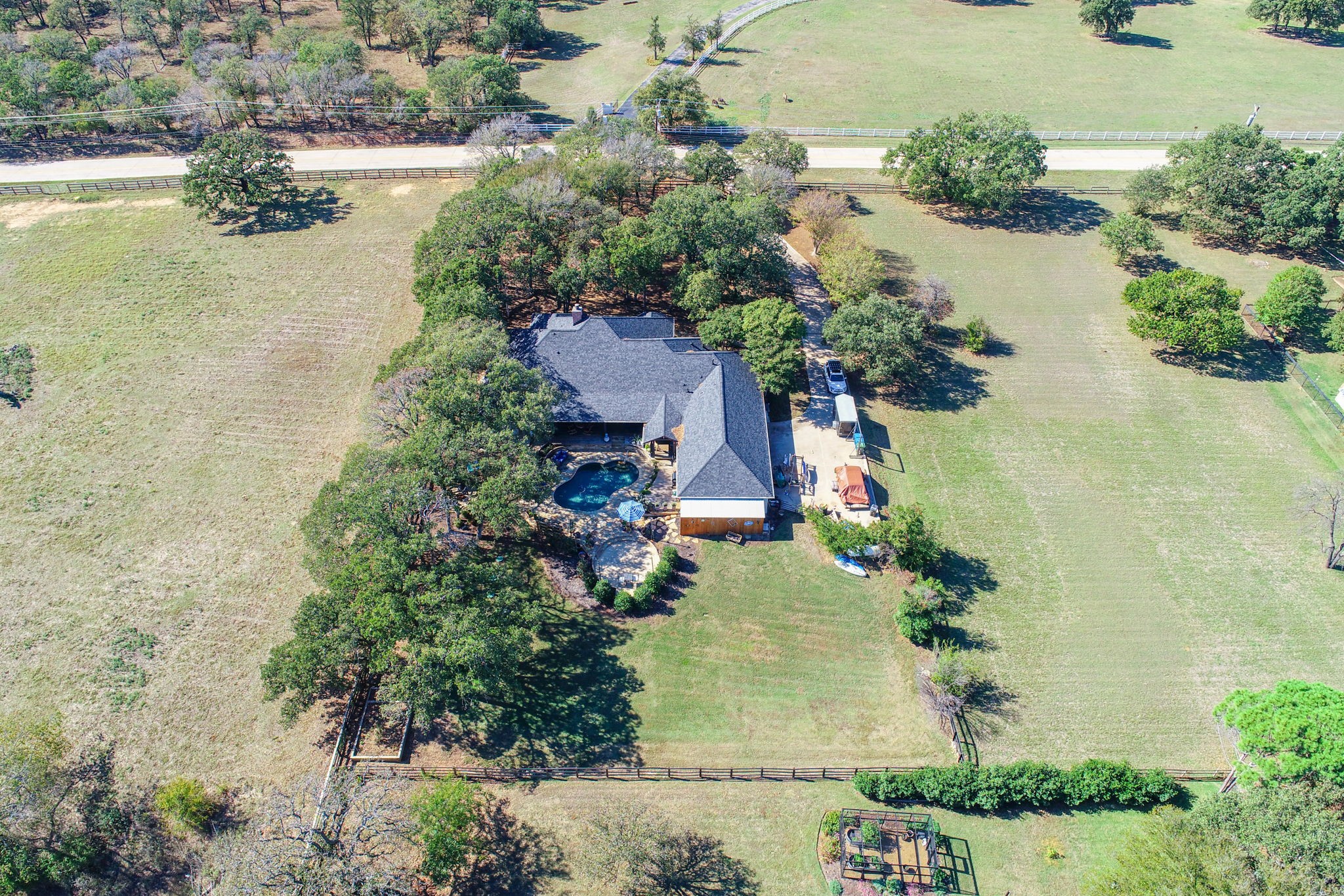 4800 Lusk Lane