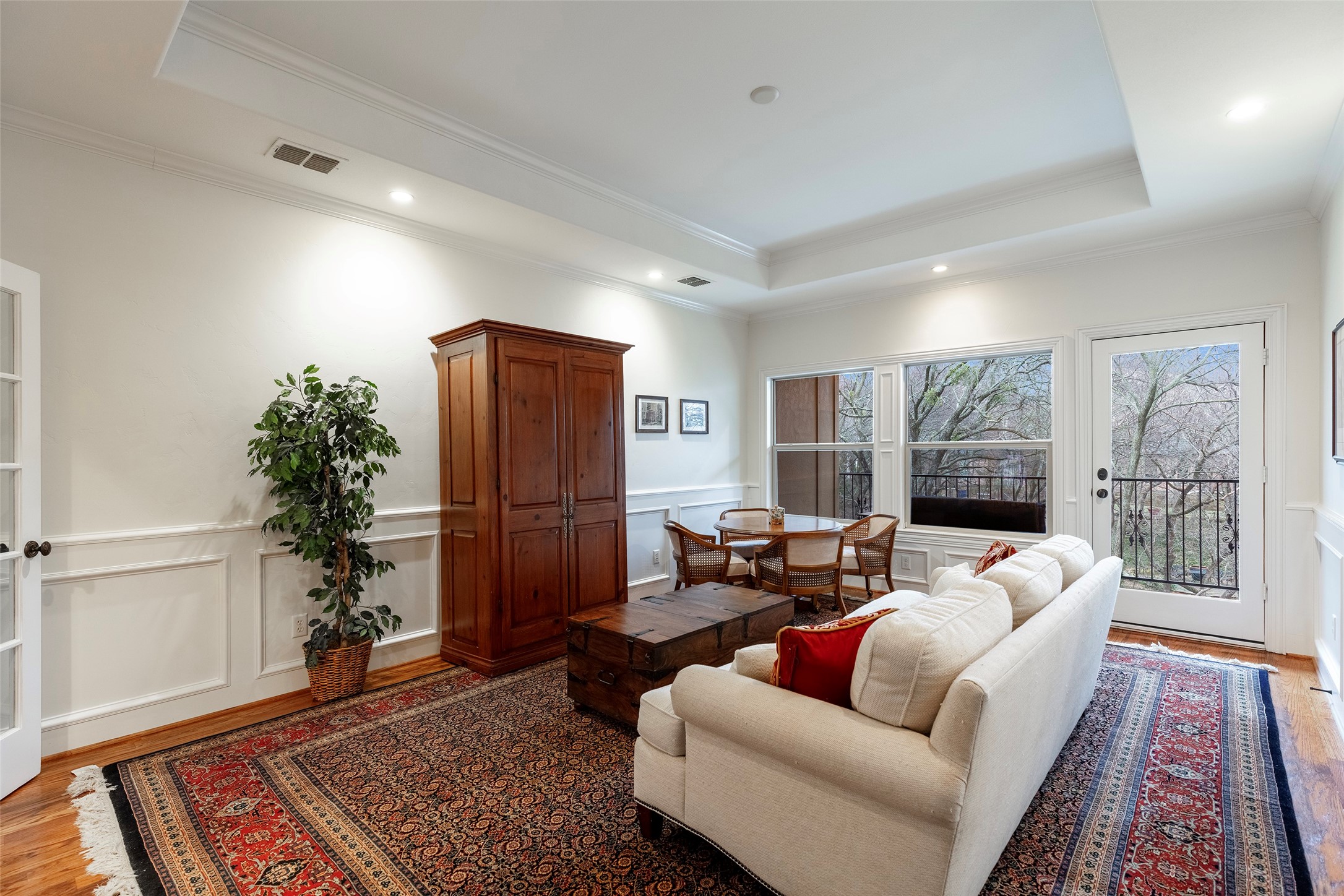 6413 Avalon Woods Drive