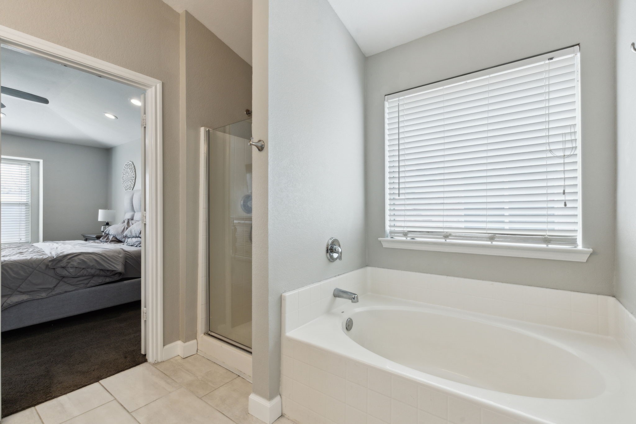 1711 White Mountain Way