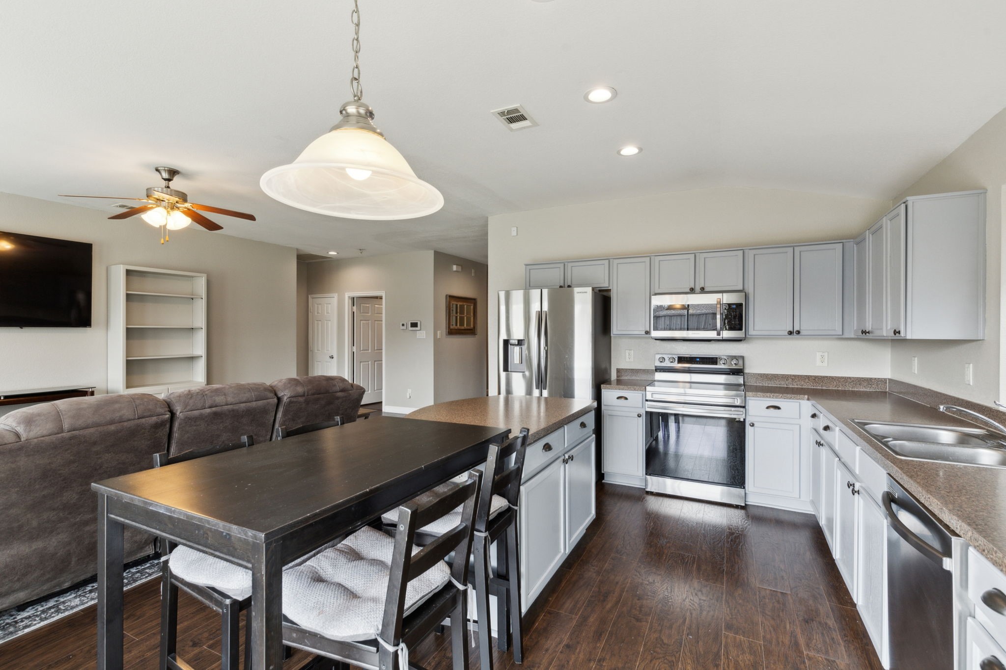 1711 White Mountain Way