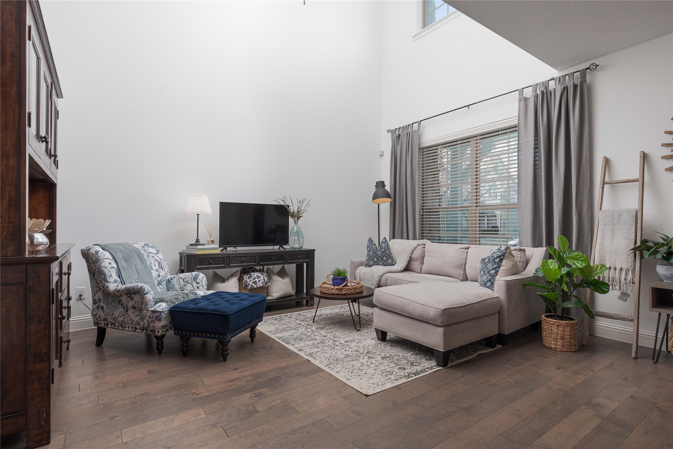 3121 Decker Drive