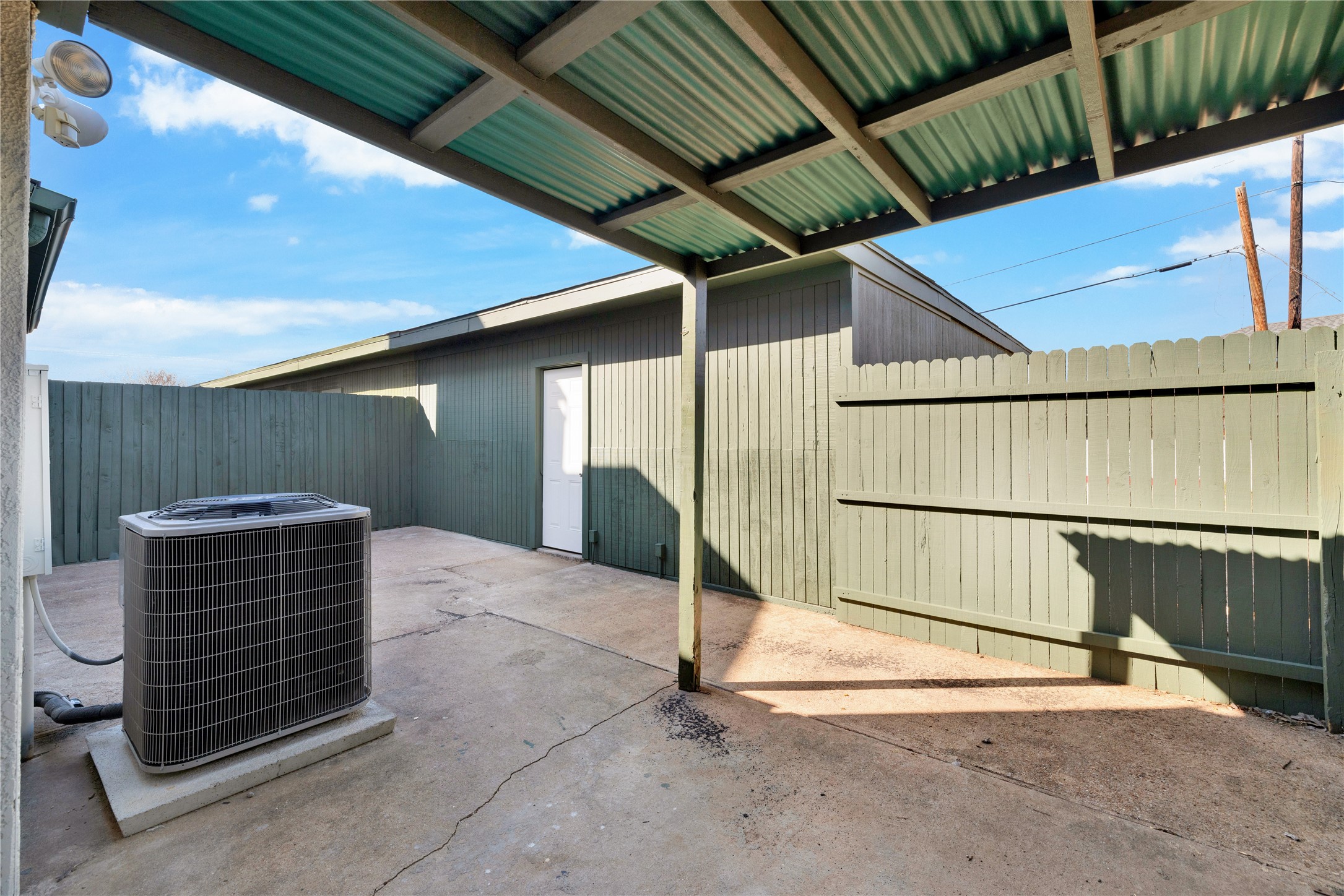1402 S Carrier Parkway 410
