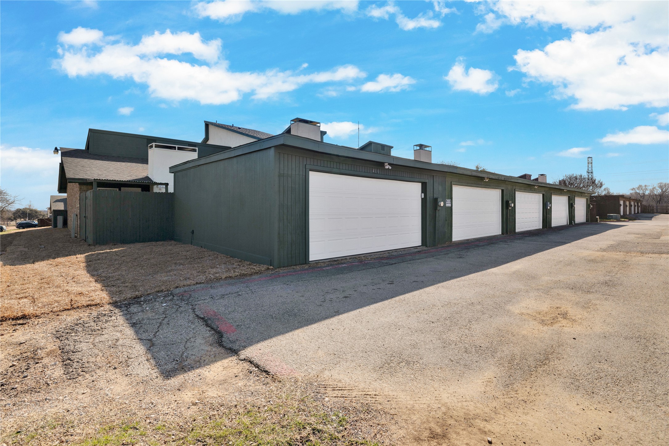 1402 S Carrier Parkway 410