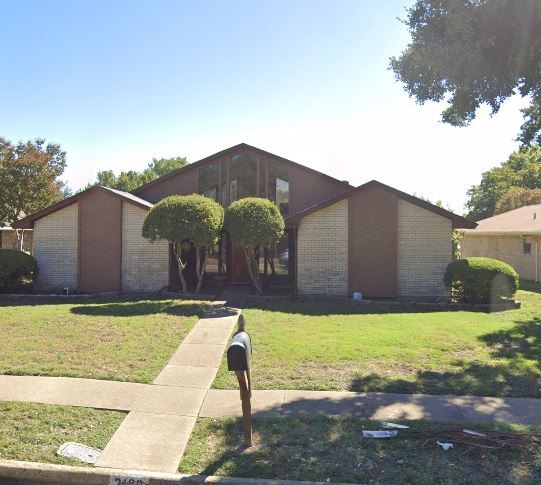 2100 Scarlet Oak Drive