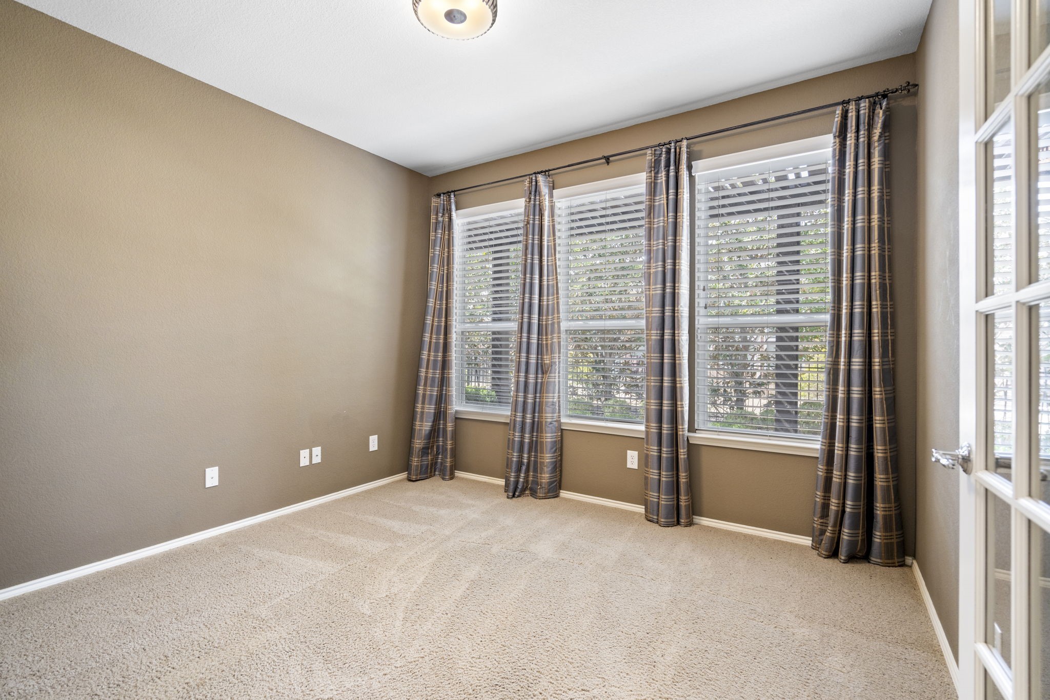926 Imperial Valley Lane