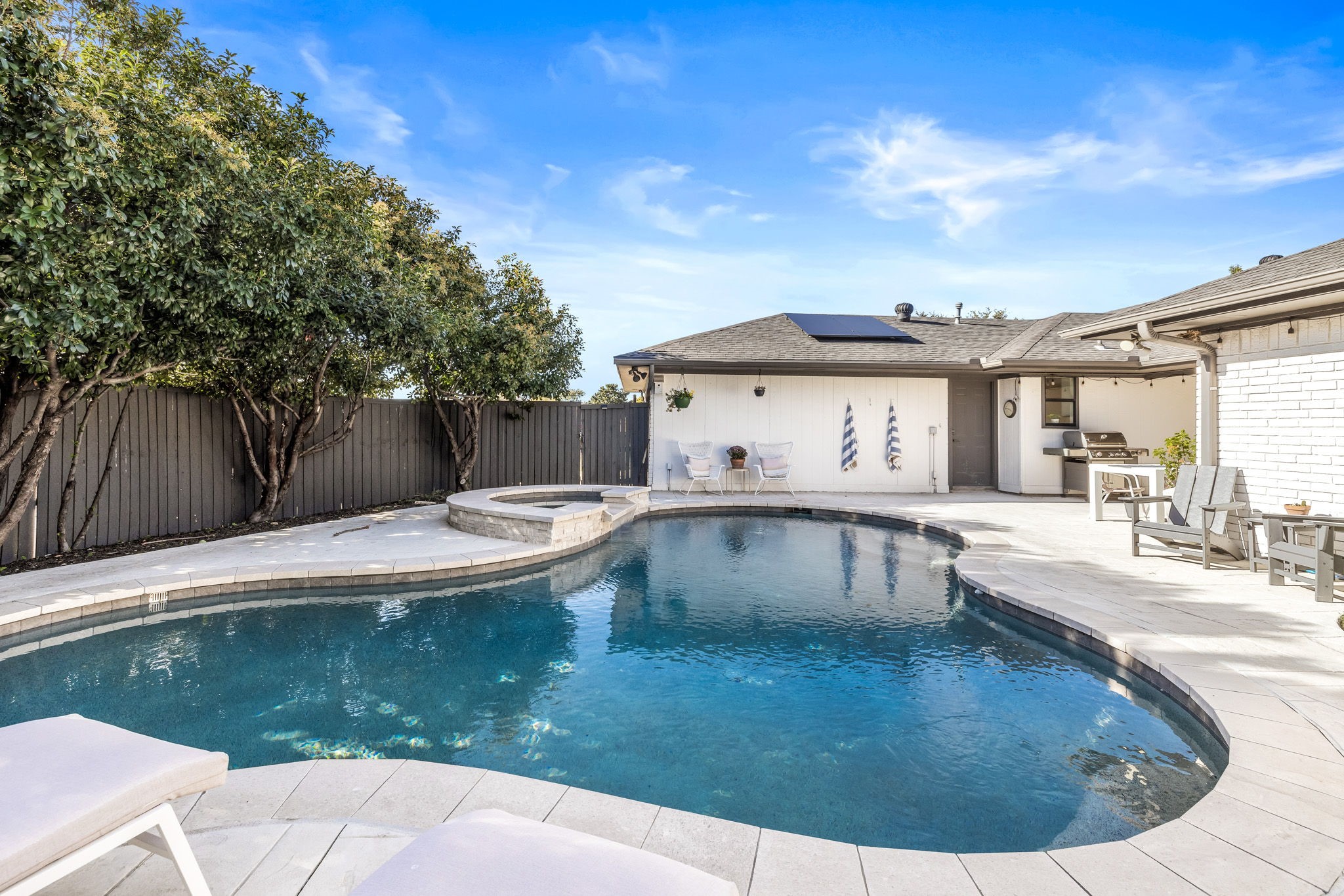 2912 Knollwood Drive