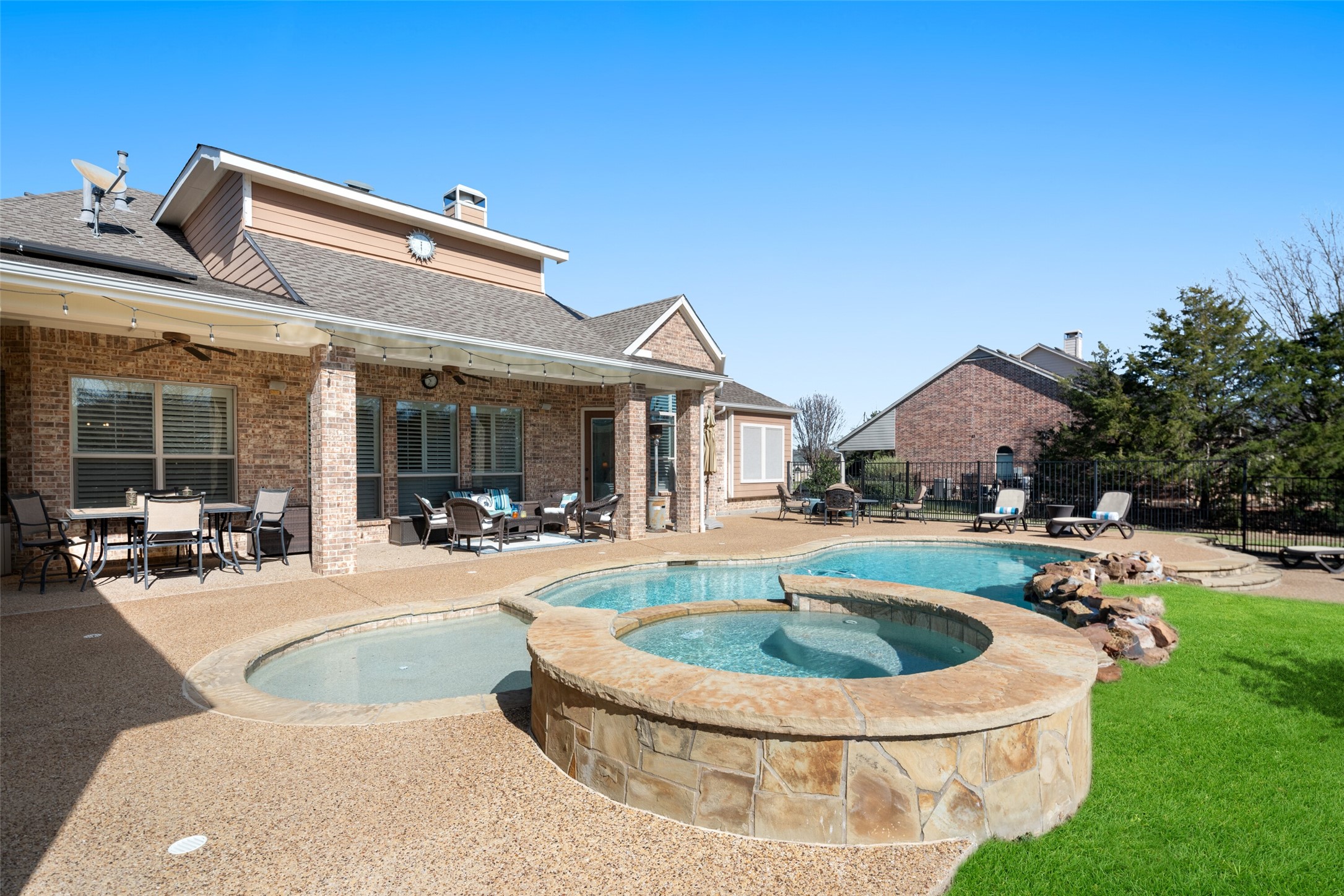 2718 Wolf Creek Drive
