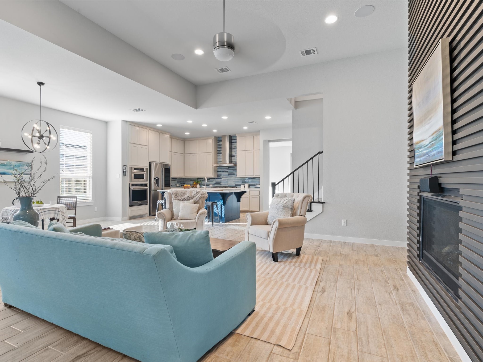 883 Alfred Court