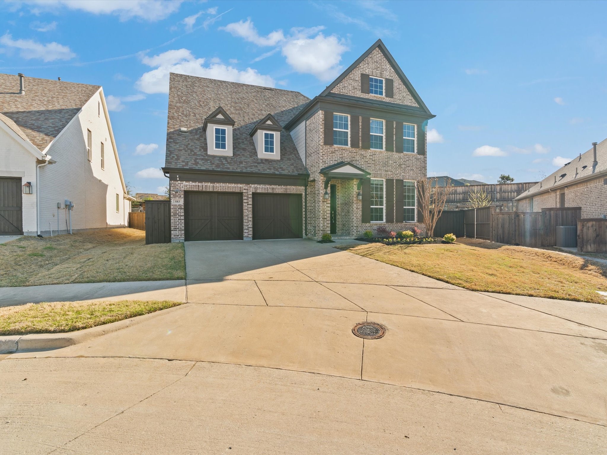 883 Alfred Court
