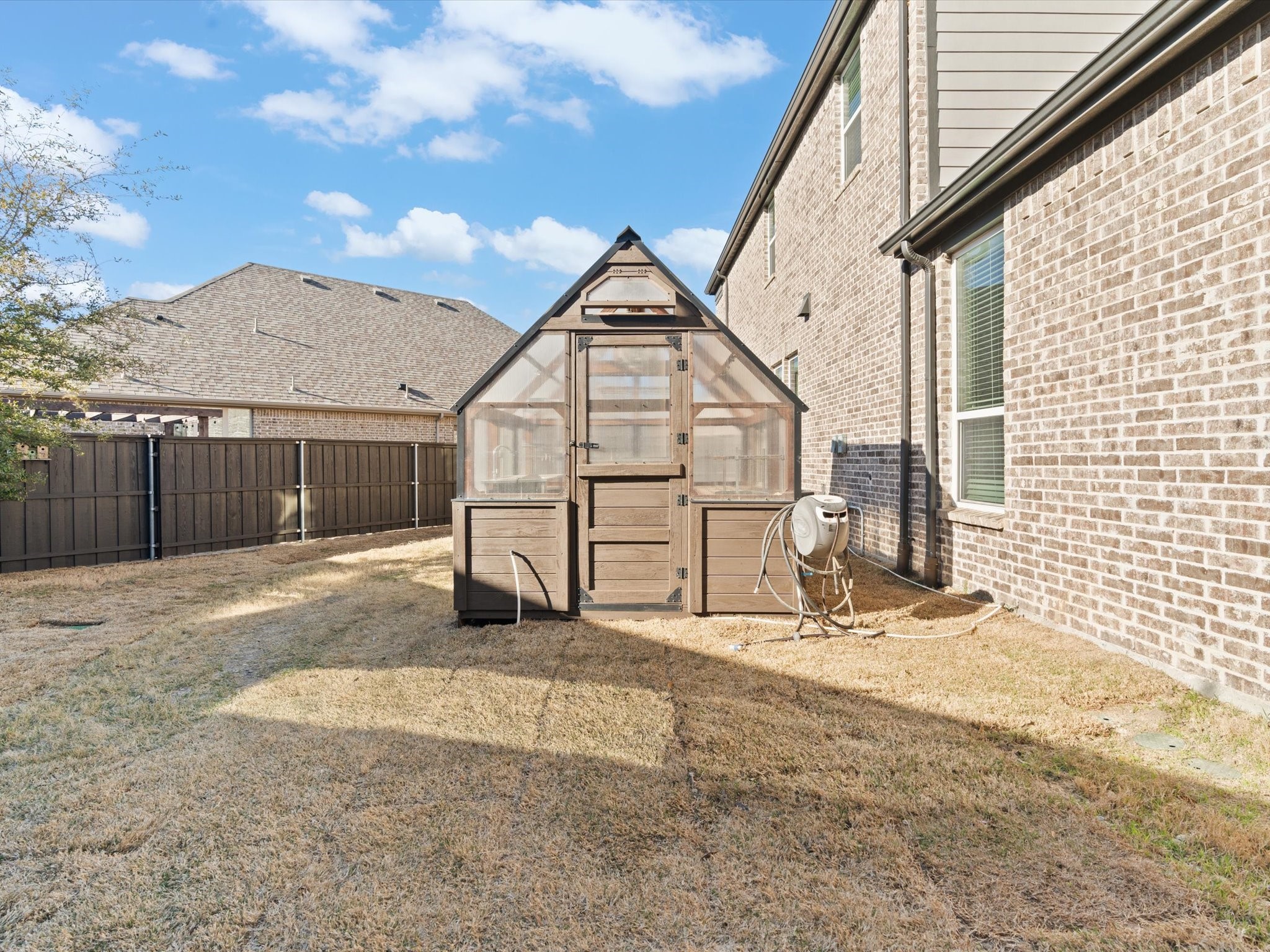 883 Alfred Court