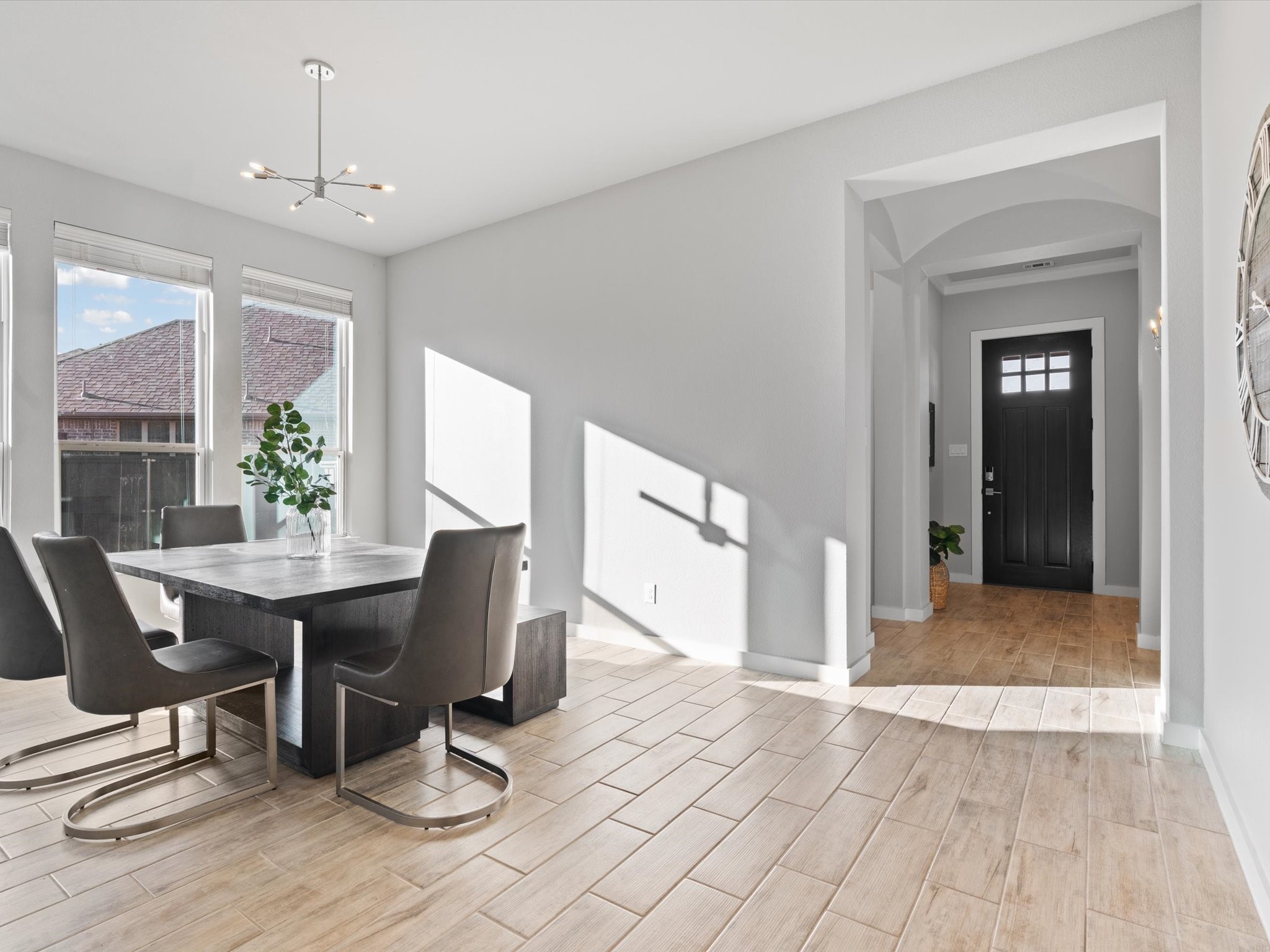 883 Alfred Court