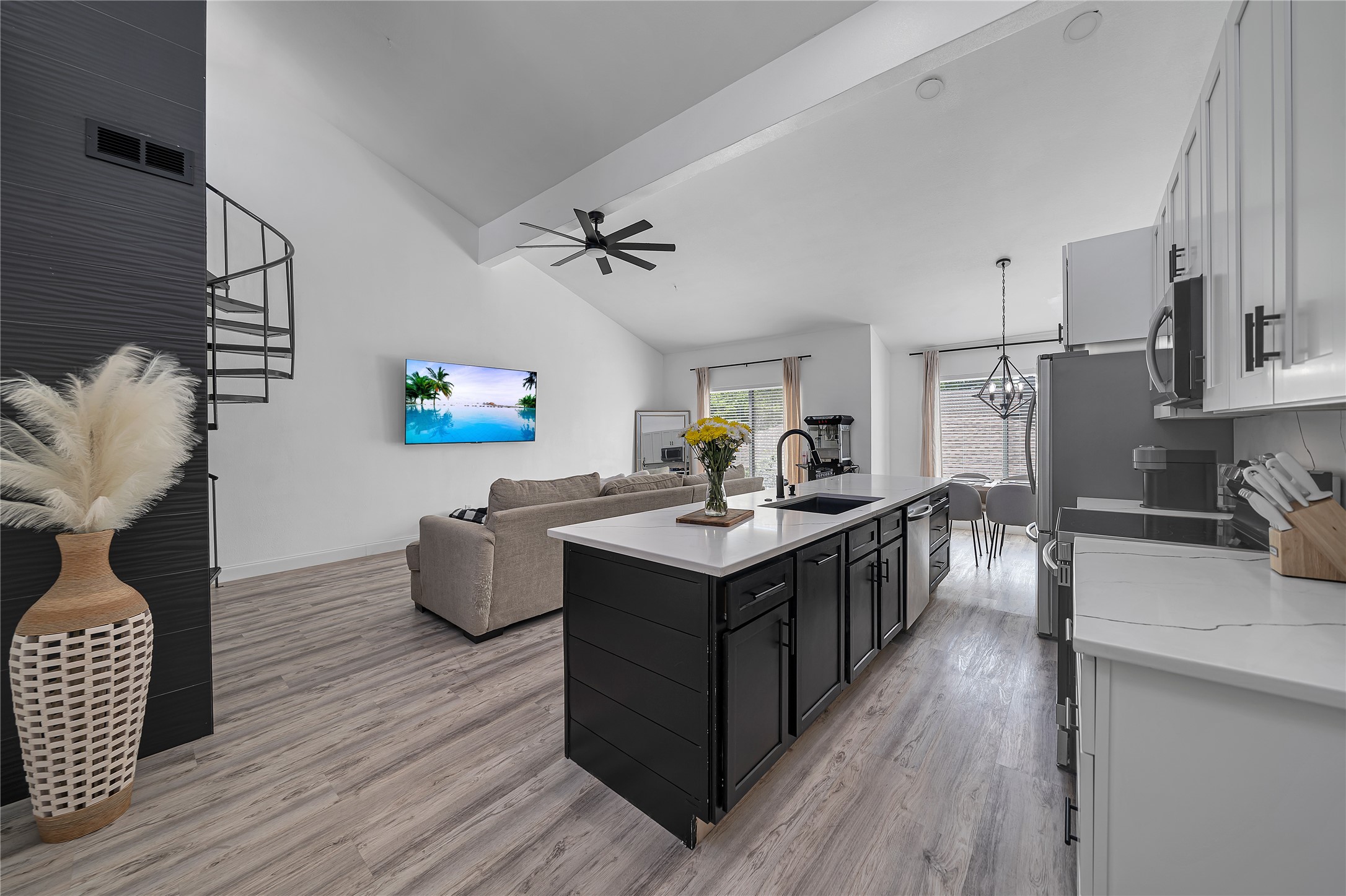 6738 Eastridge Drive 101