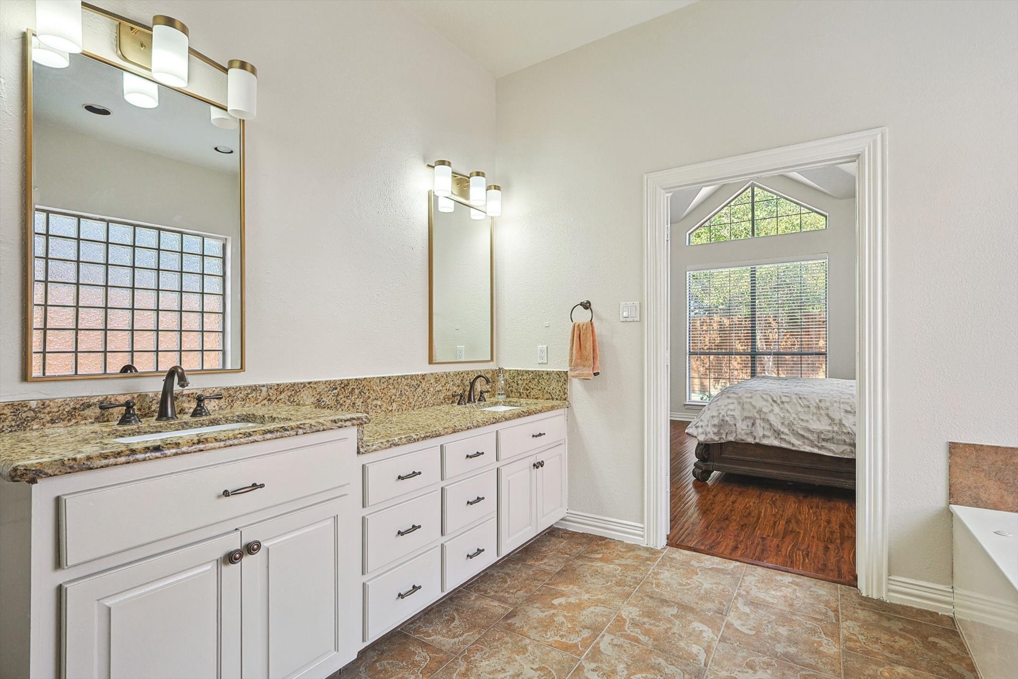 1127 Christopher Court