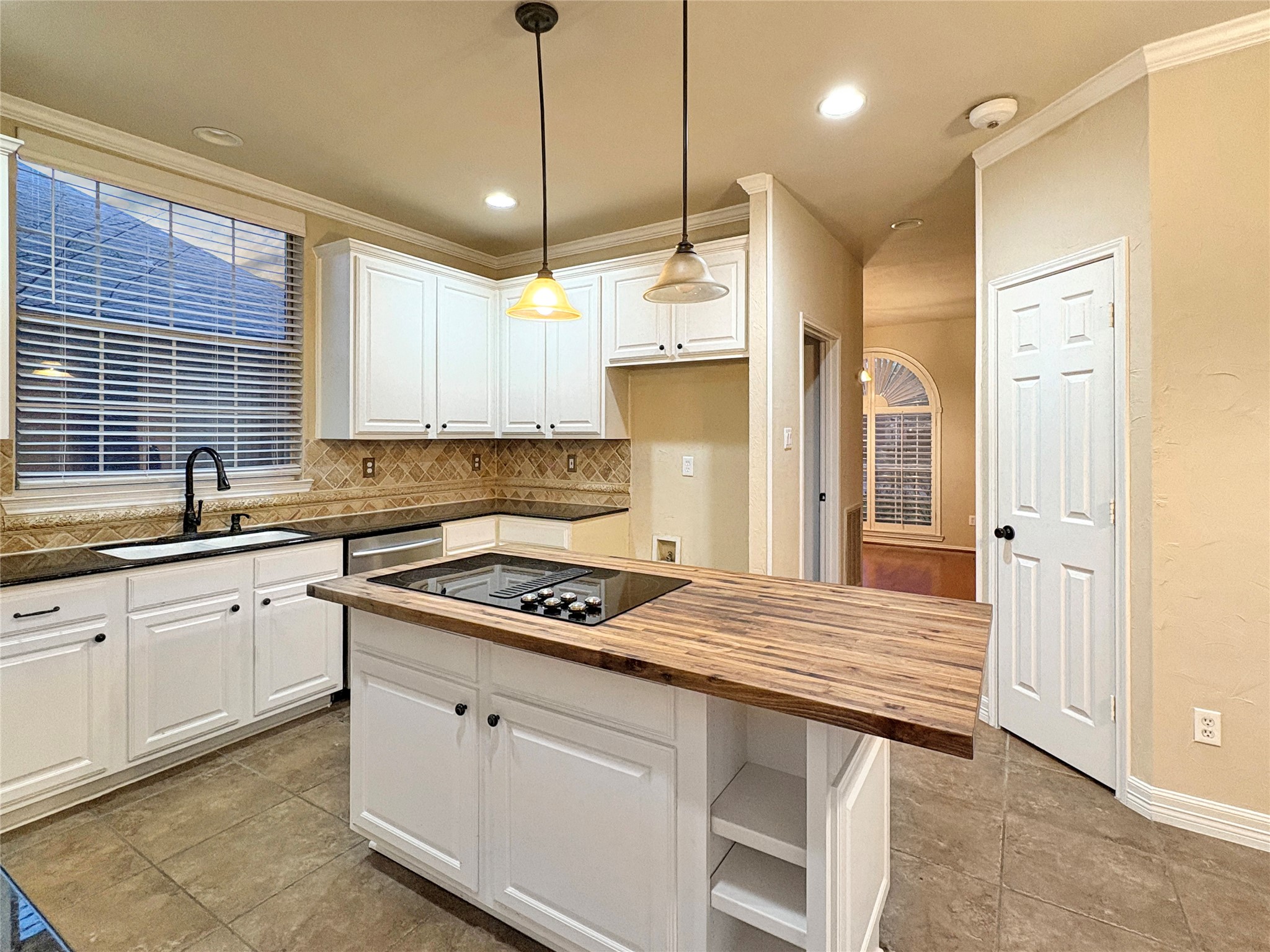 11612 Alexandria Drive