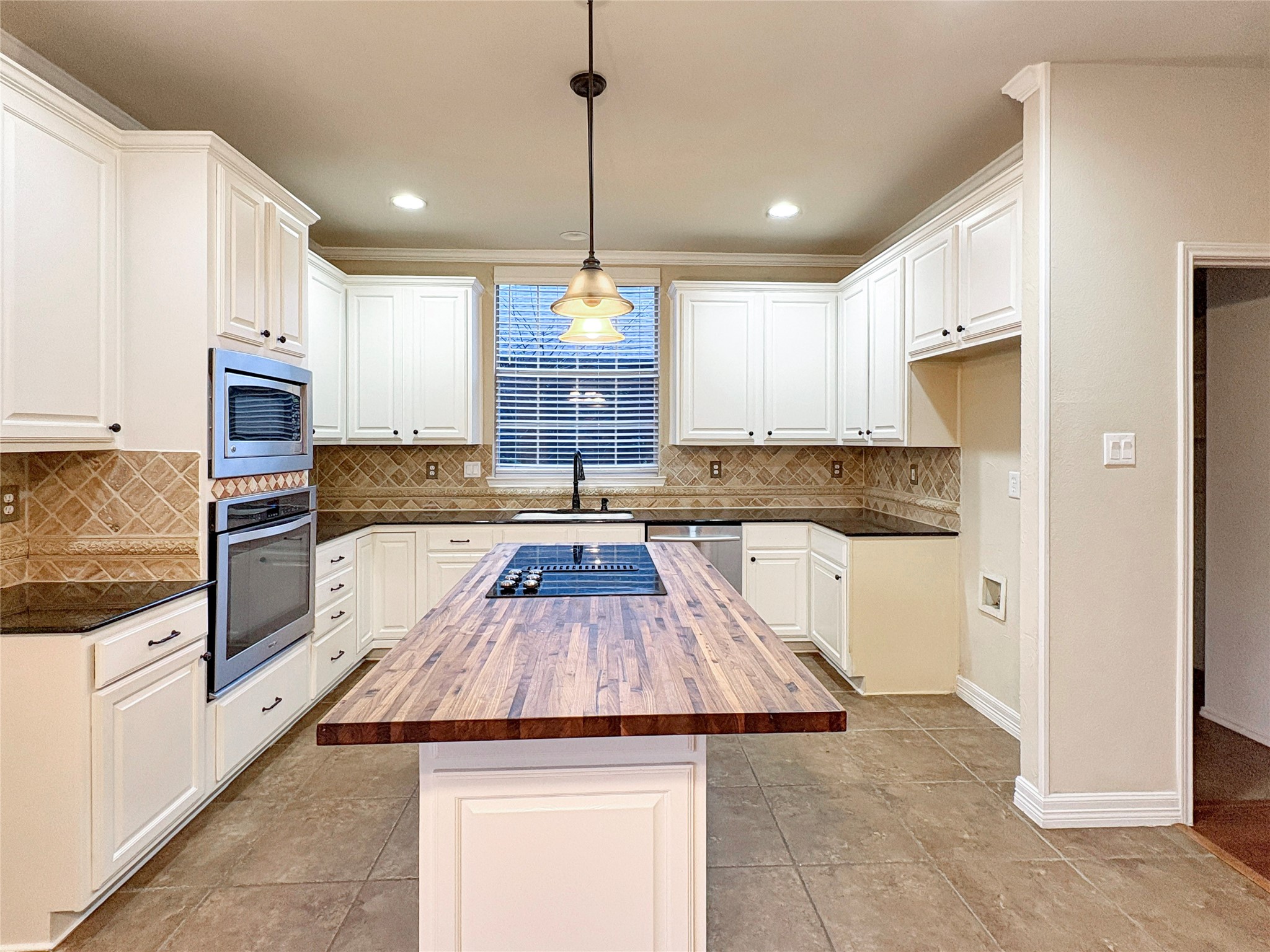 11612 Alexandria Drive