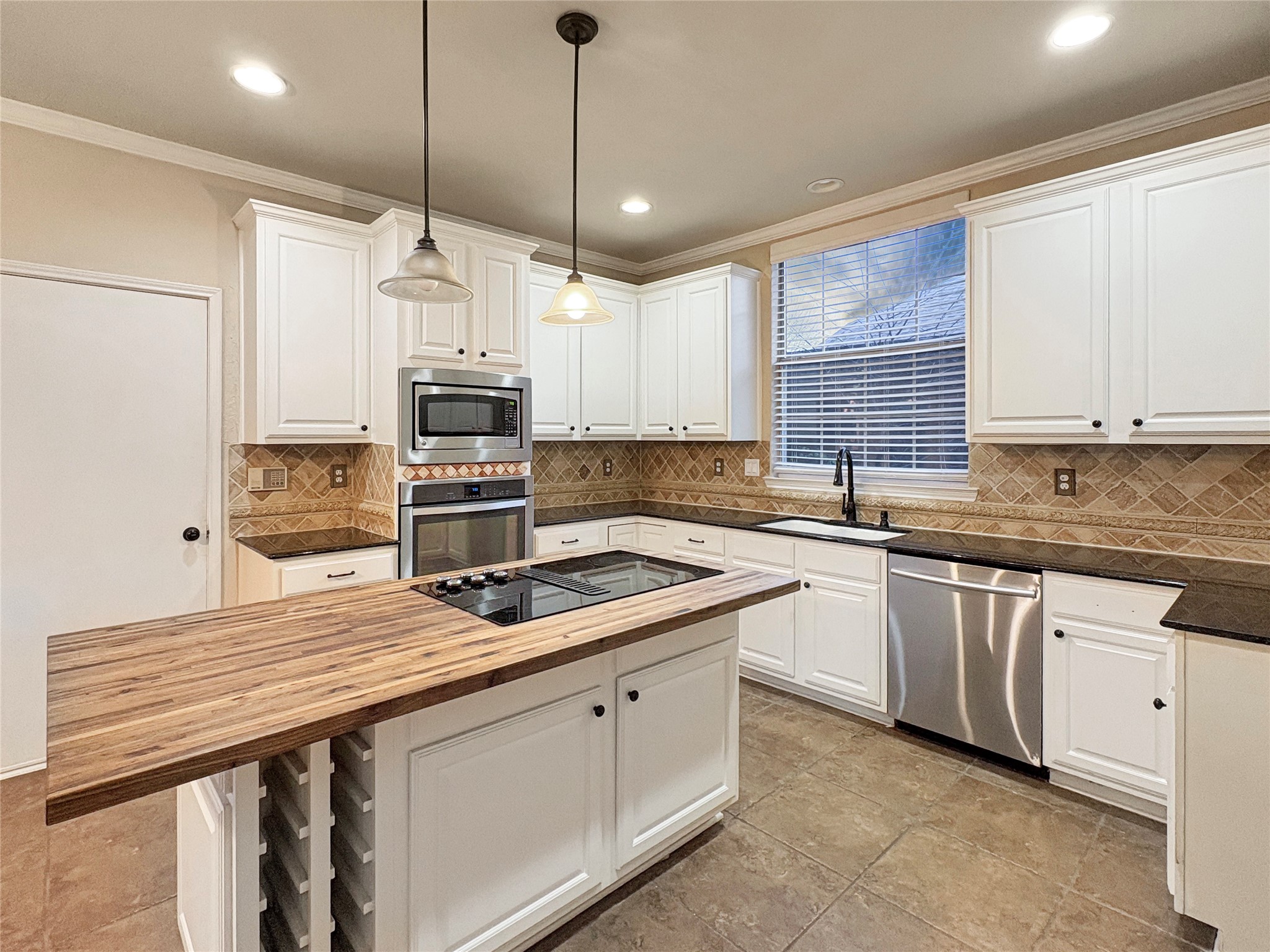 11612 Alexandria Drive