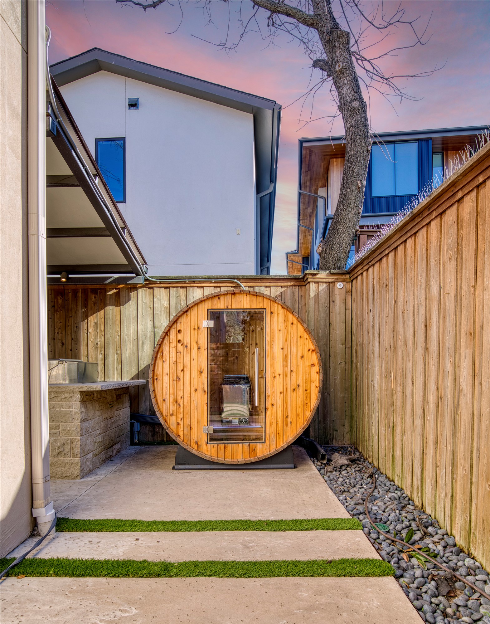 3616 Edgewater Street