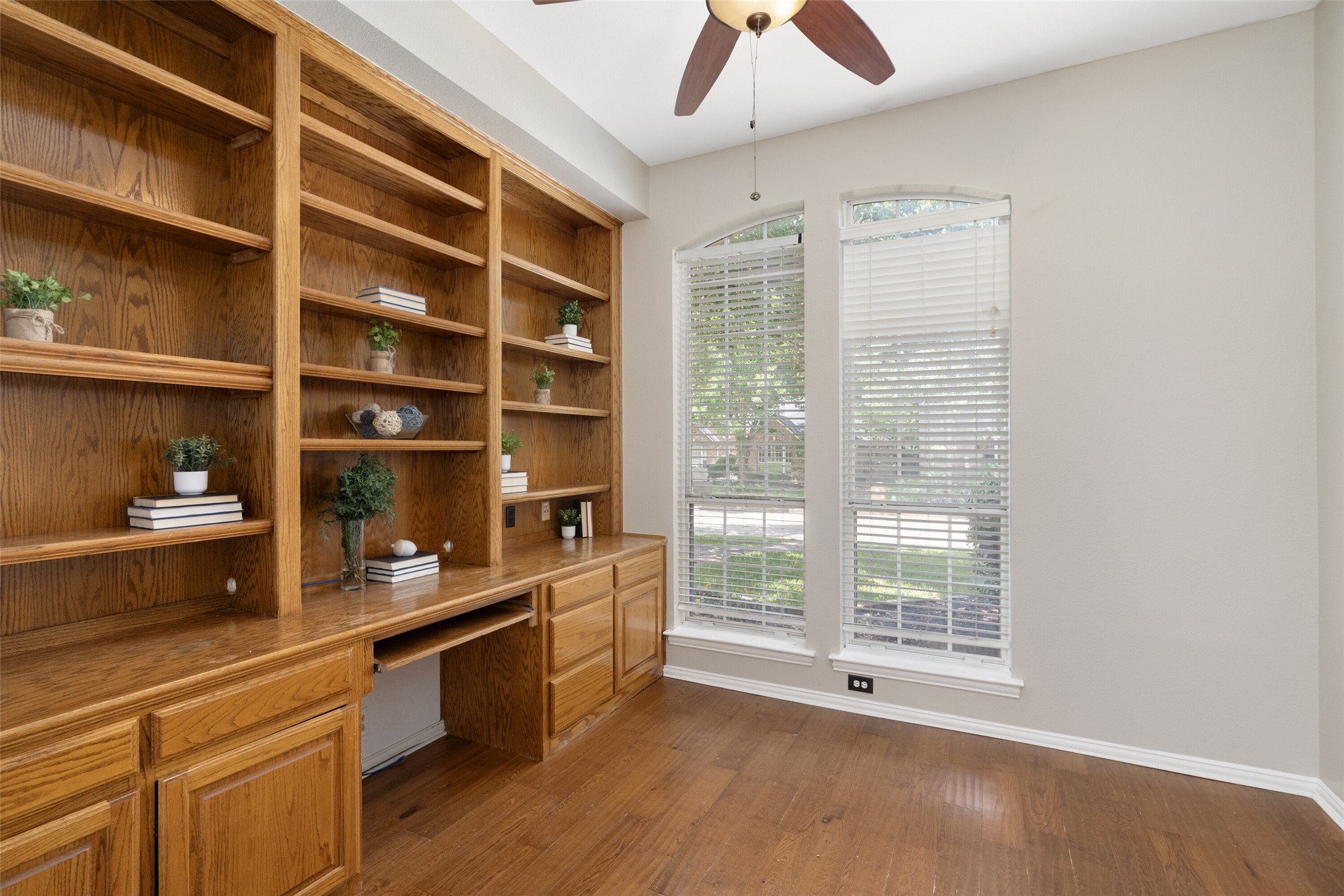 1104 Shadetree Lane