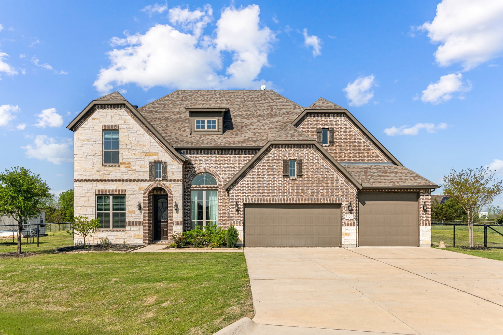 3120 Saddlebrook Circle