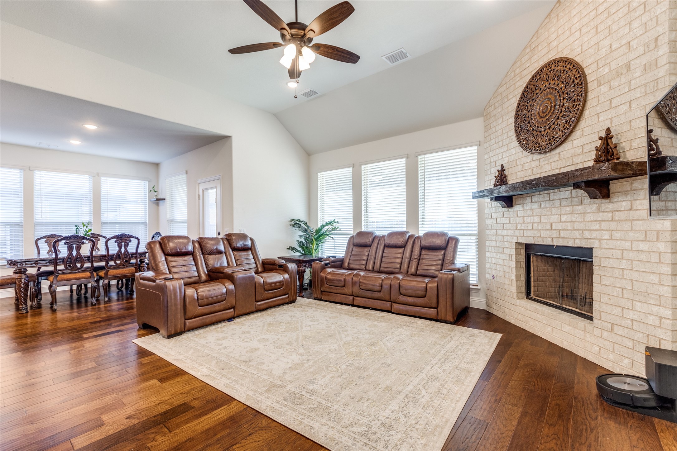 1708 Benny Lane